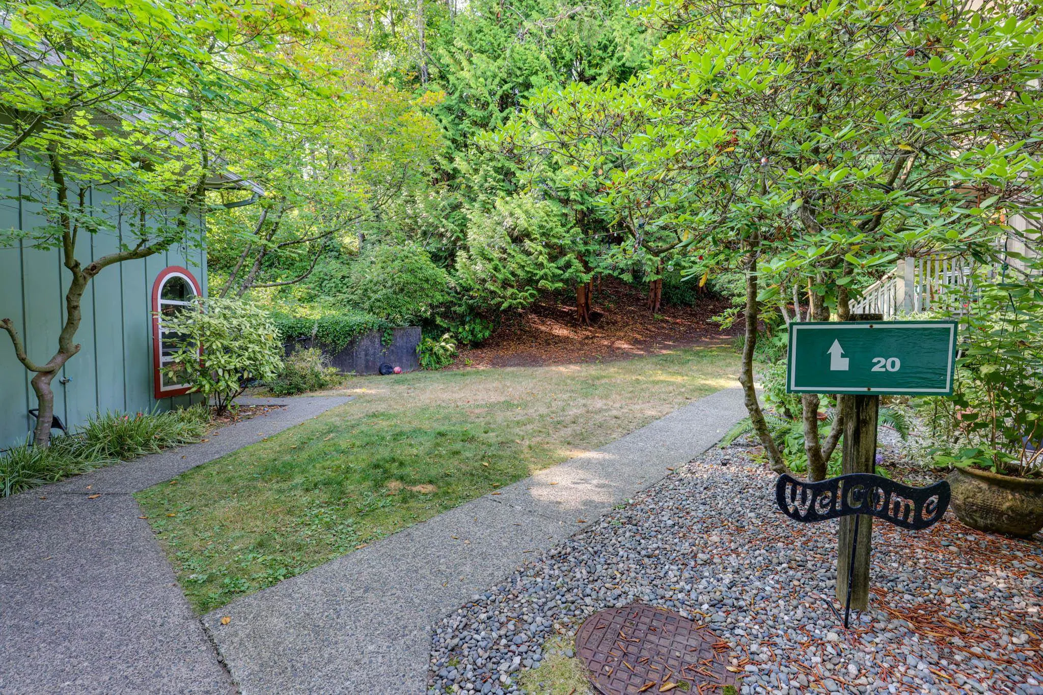 3 900 W 17th Street