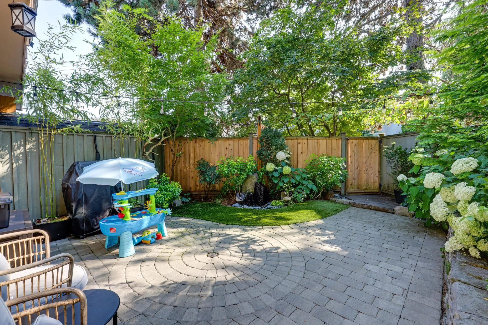 3 900 W 17th Street