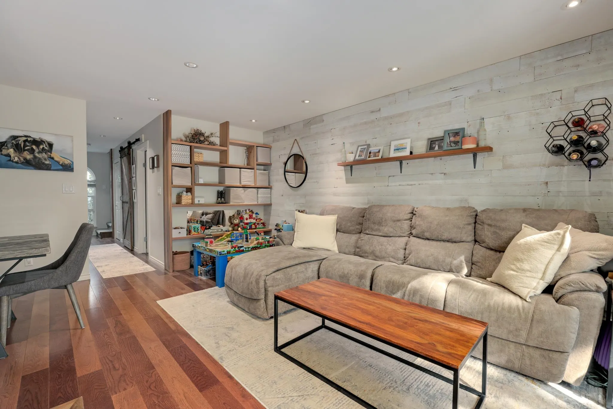 3 900 W 17th Street