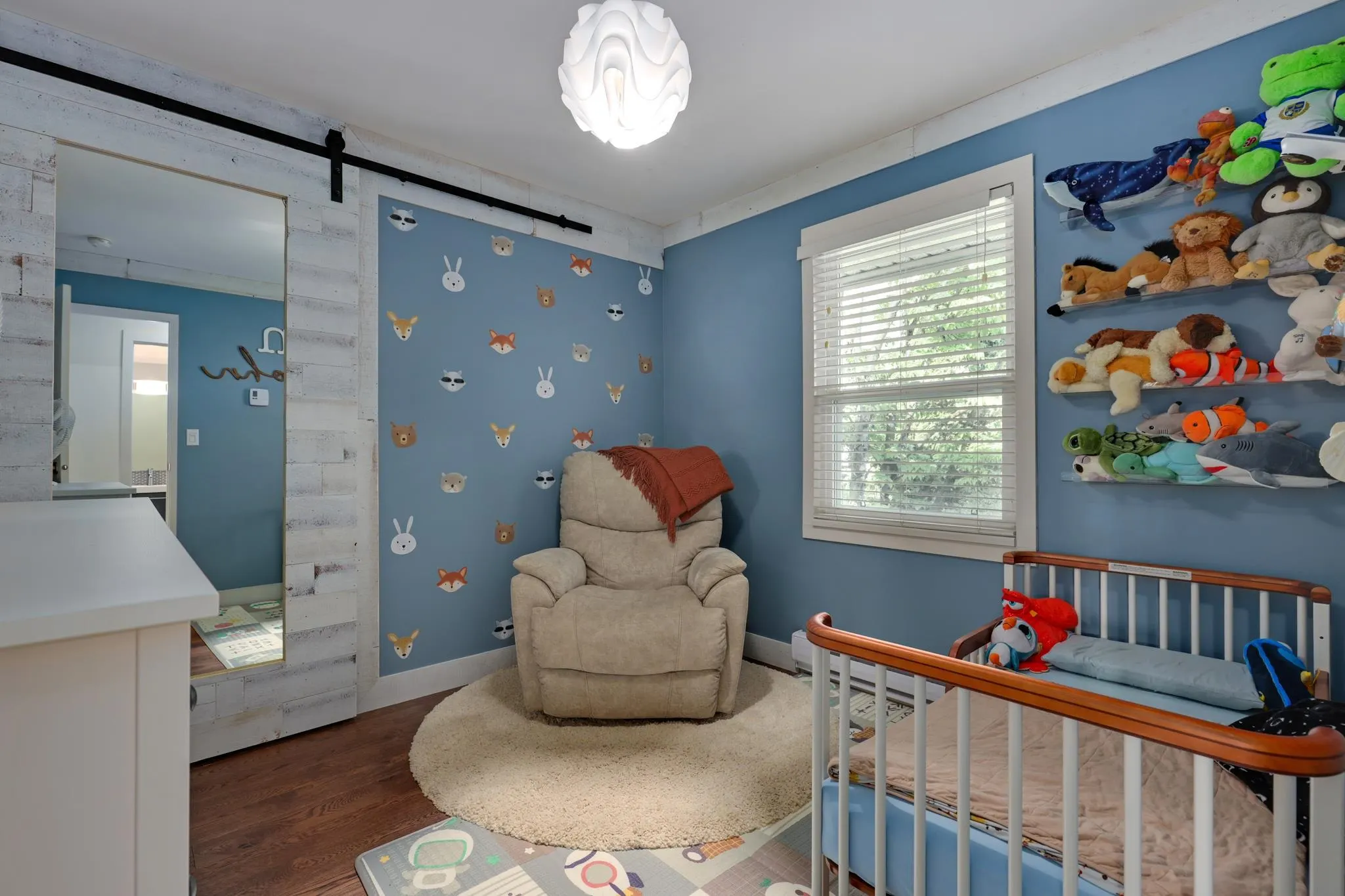 3 900 W 17th Street