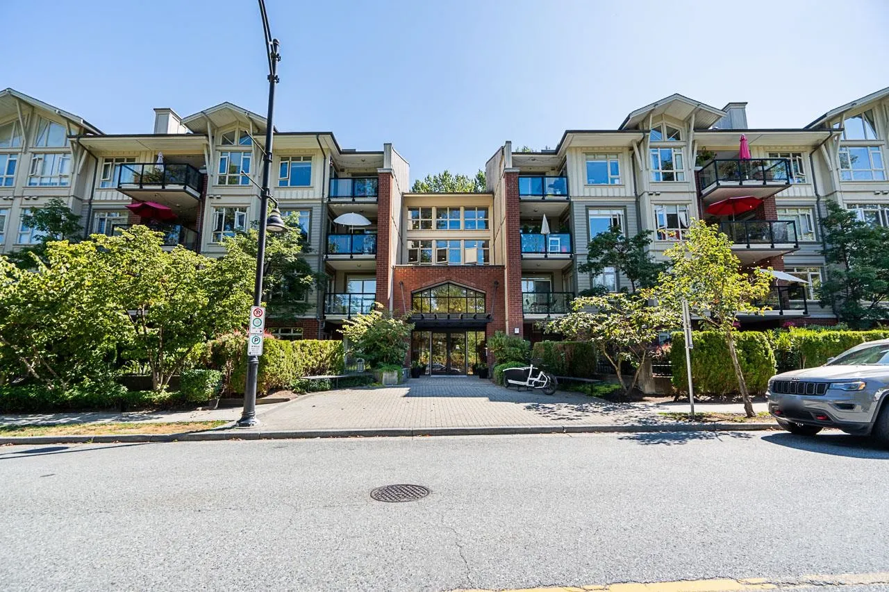 221 100 Capilano Road