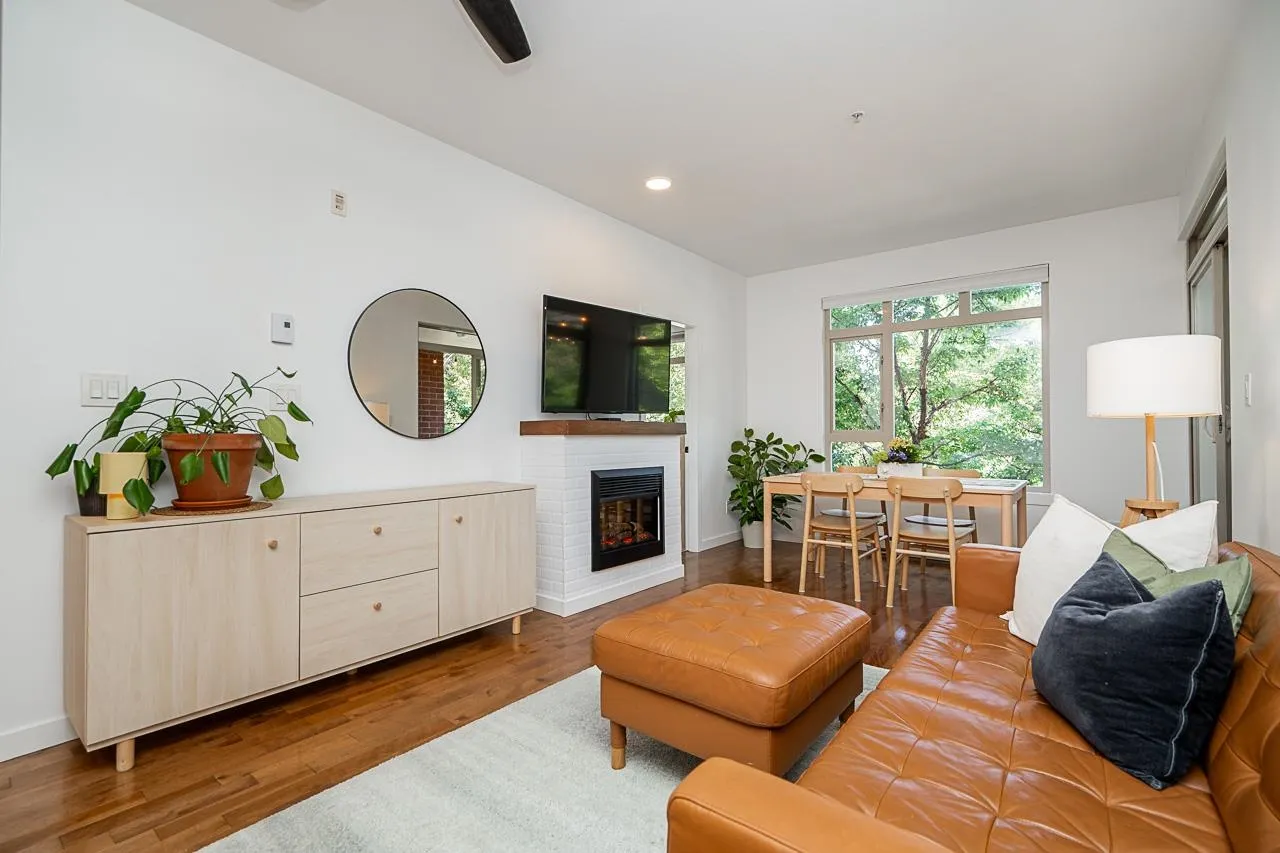 221 100 Capilano Road