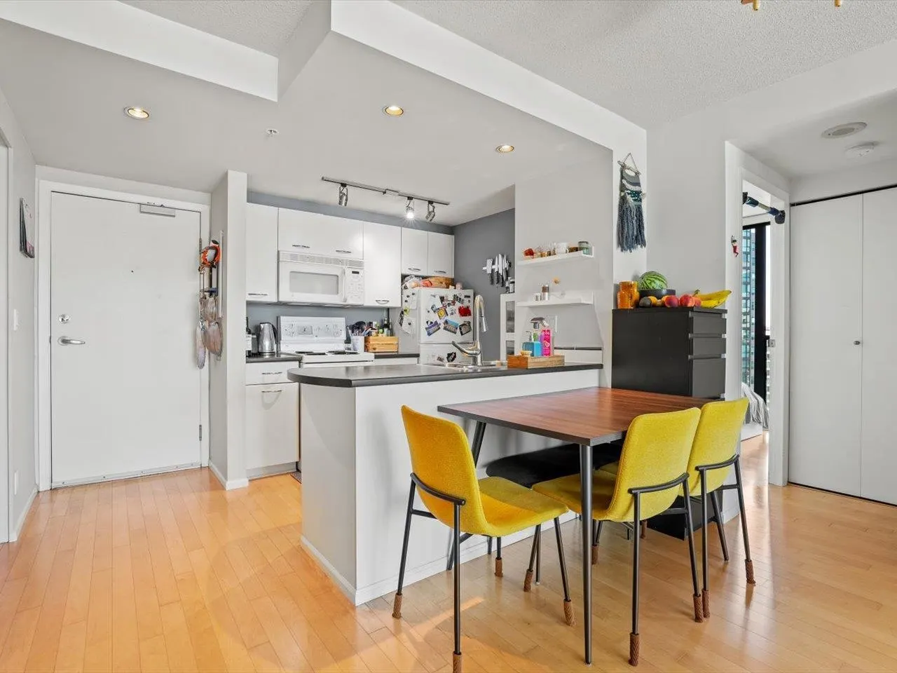 2305 1331 W Georgia Street