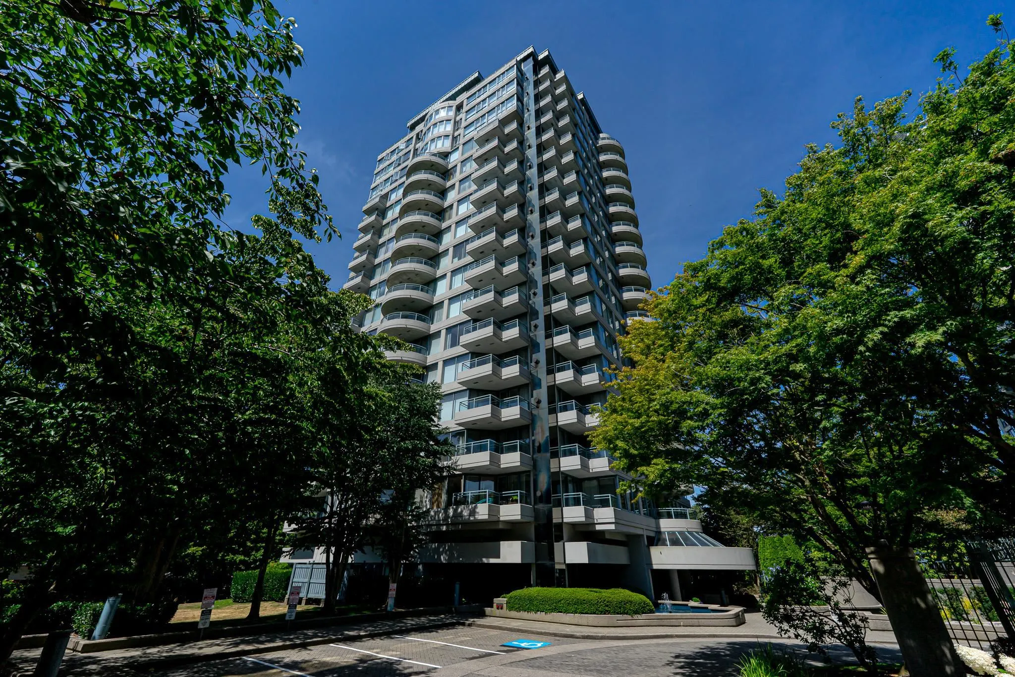 806 13353 108 Avenue