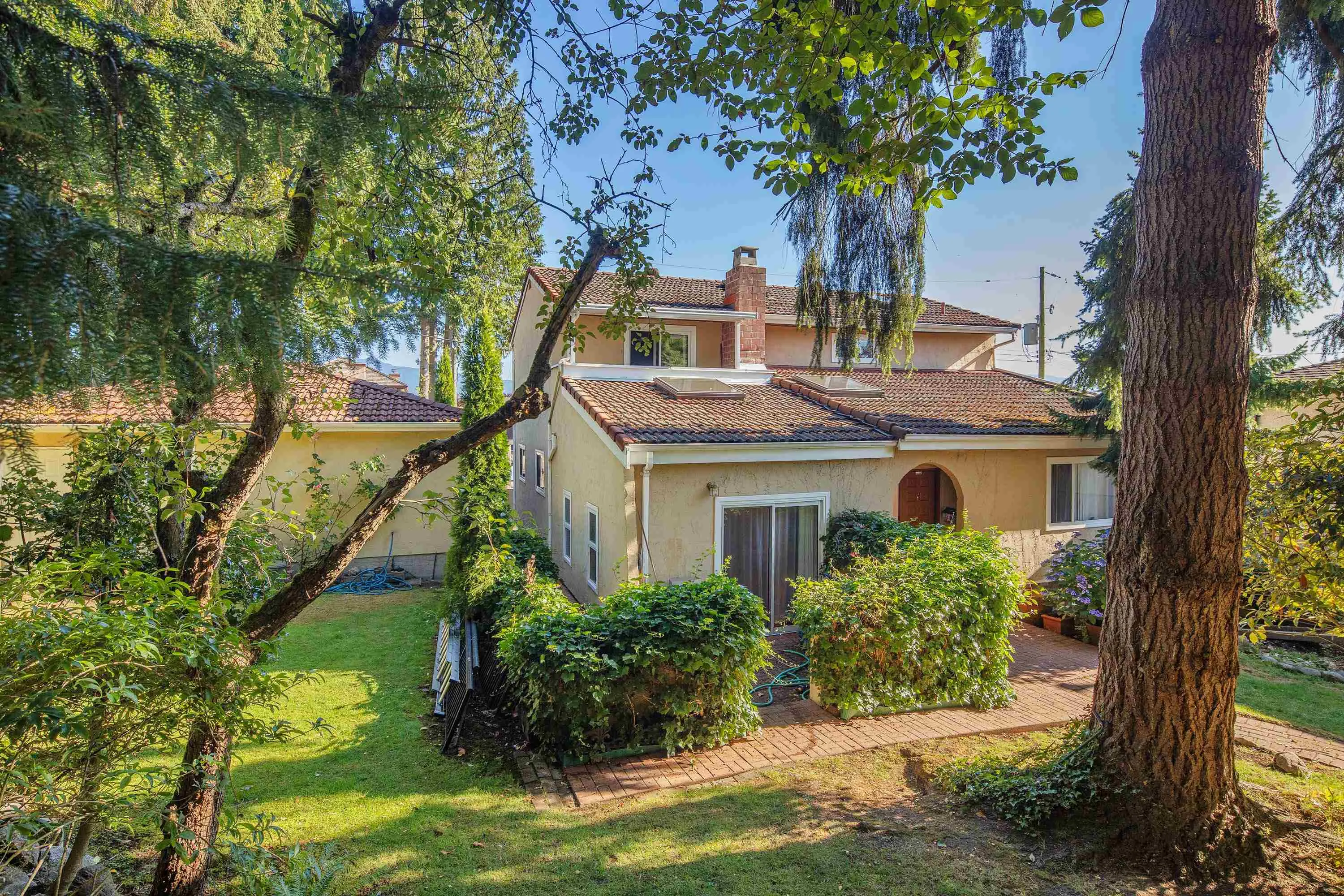 2929 W 24th Avenue