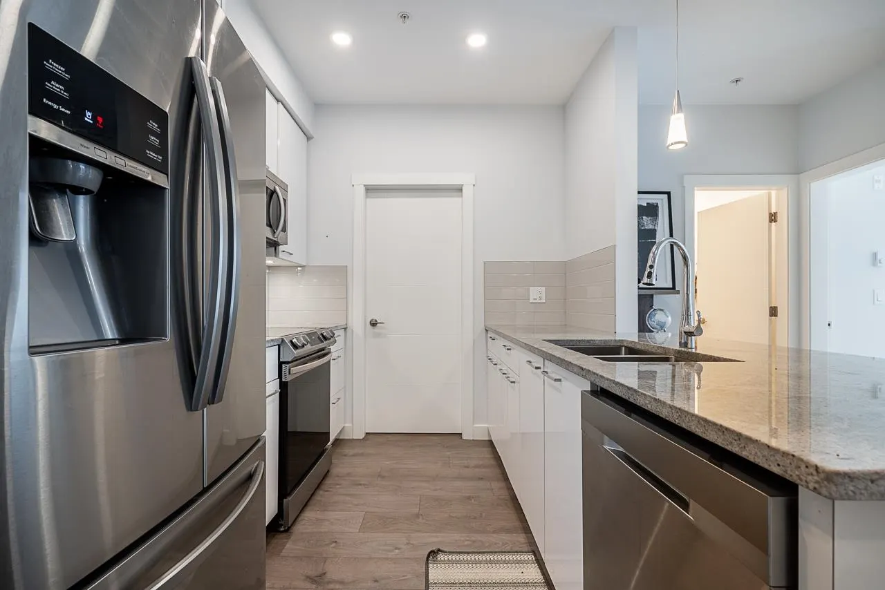 405 5485 Brydon Crescent
