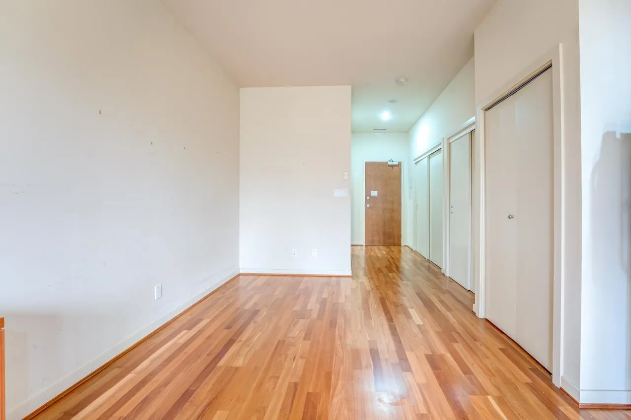 611 1333 W Georgia Street