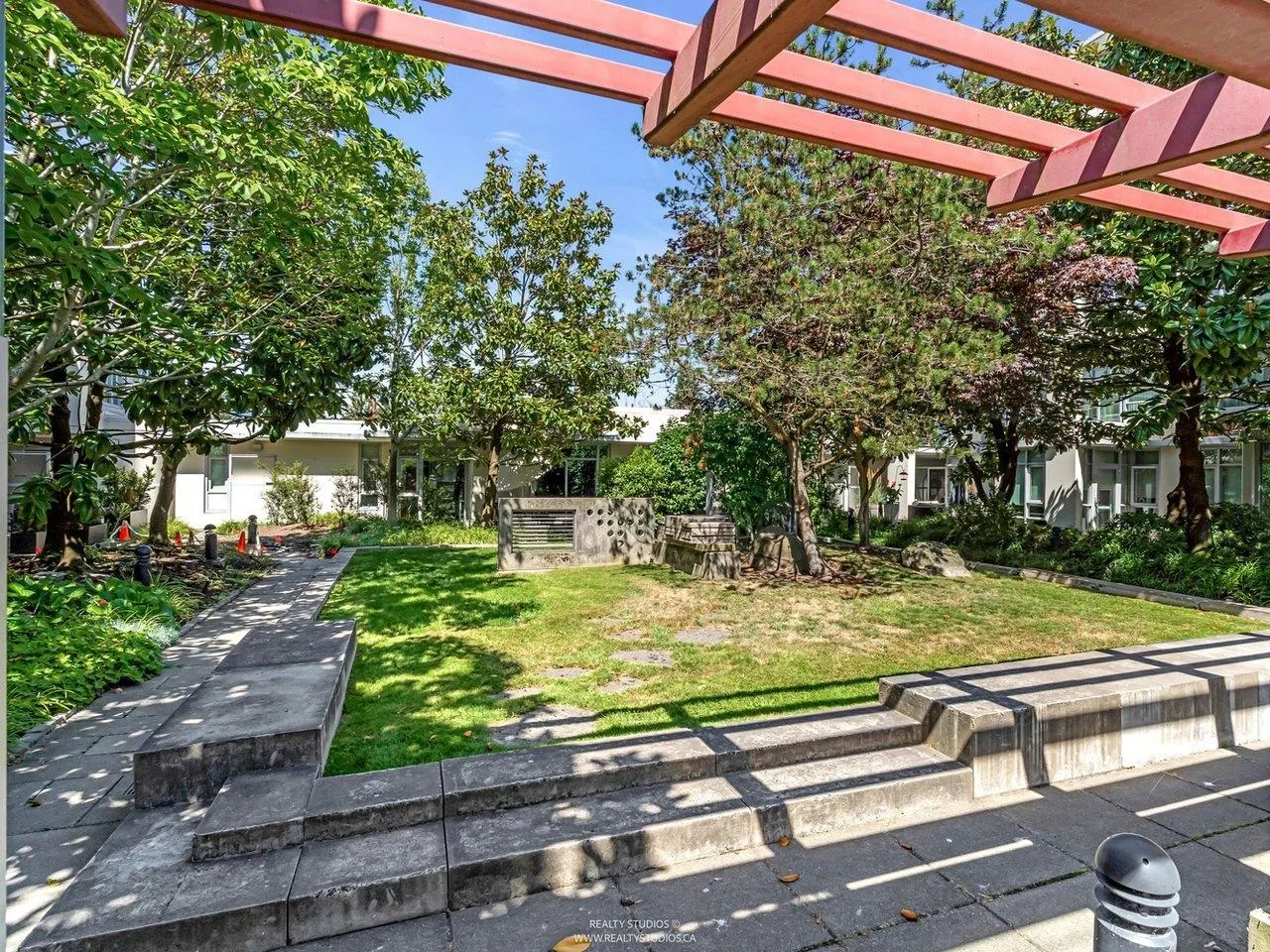 515 2268 W Broadway