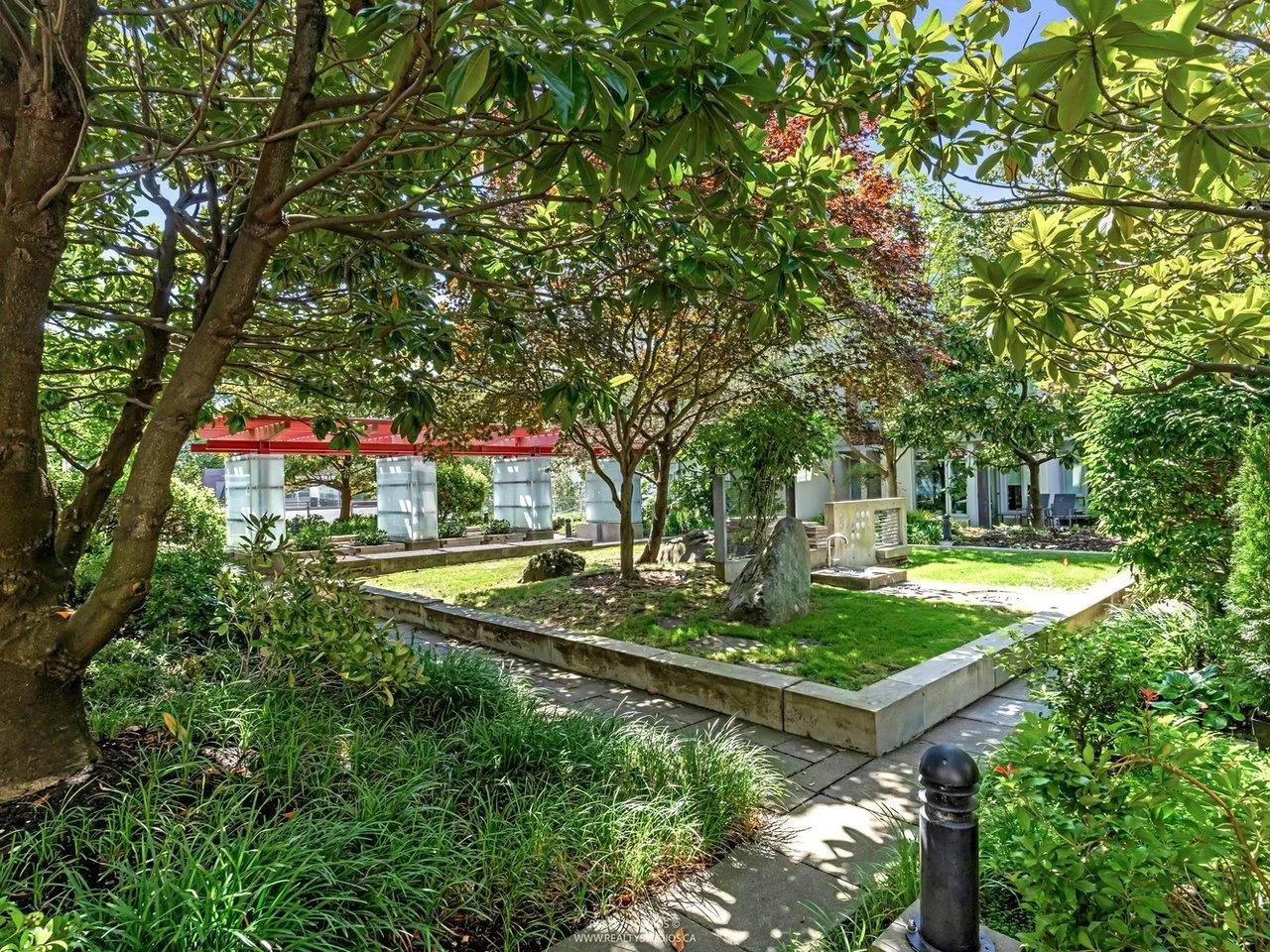 515 2268 W Broadway