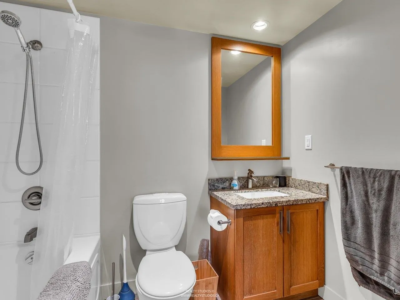515 2268 W Broadway