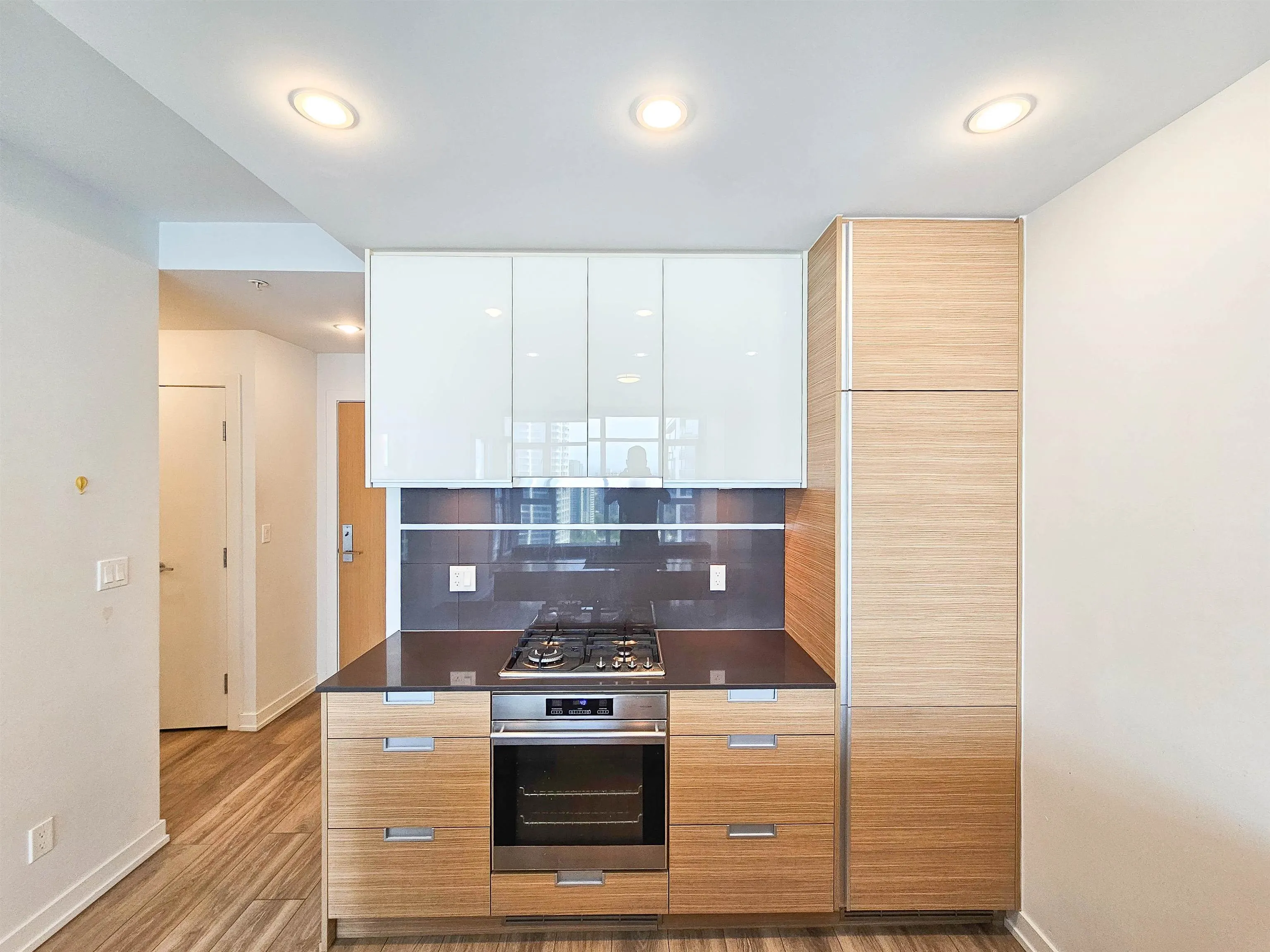 2602 4688 Kingsway