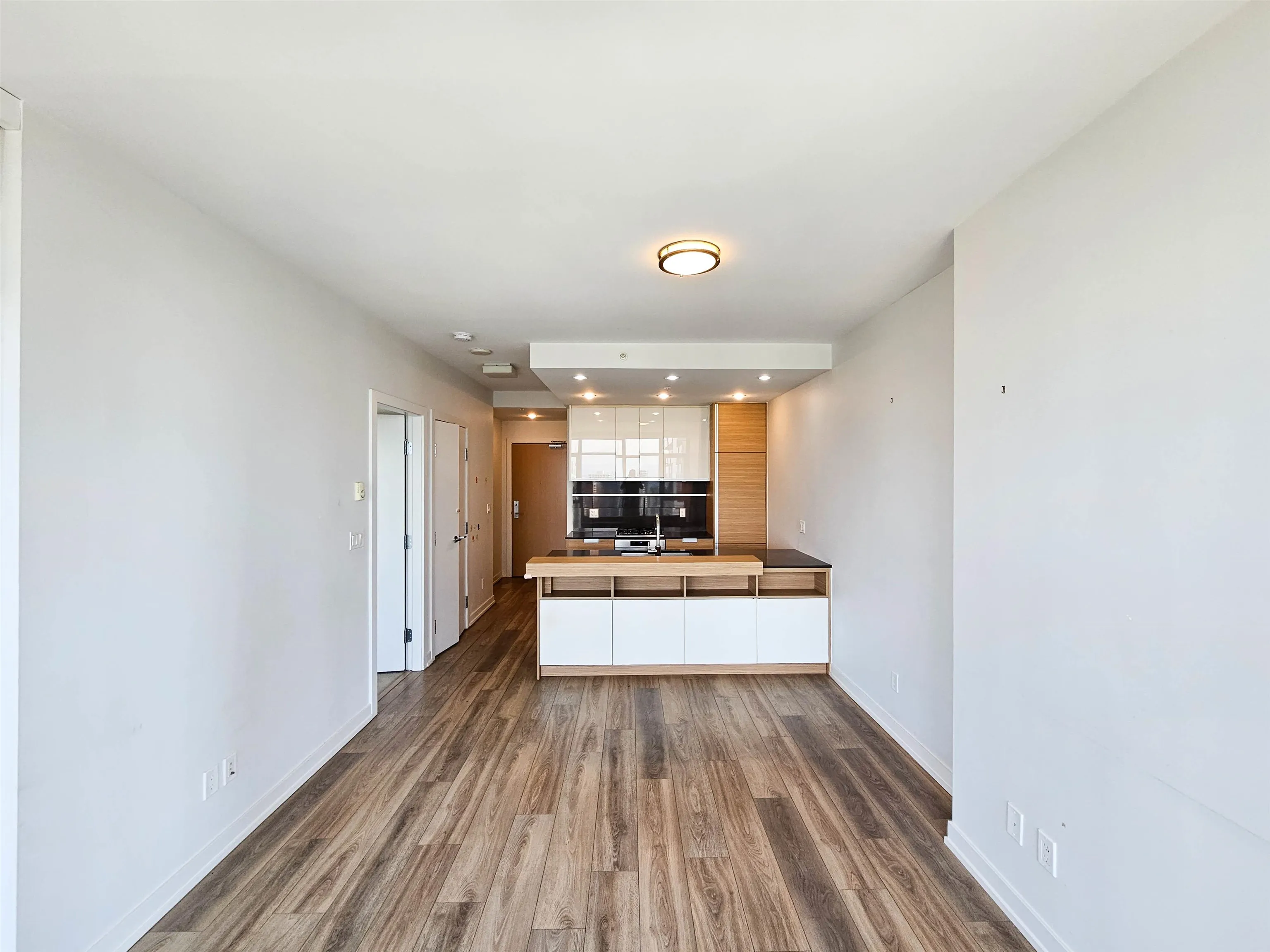 2602 4688 Kingsway