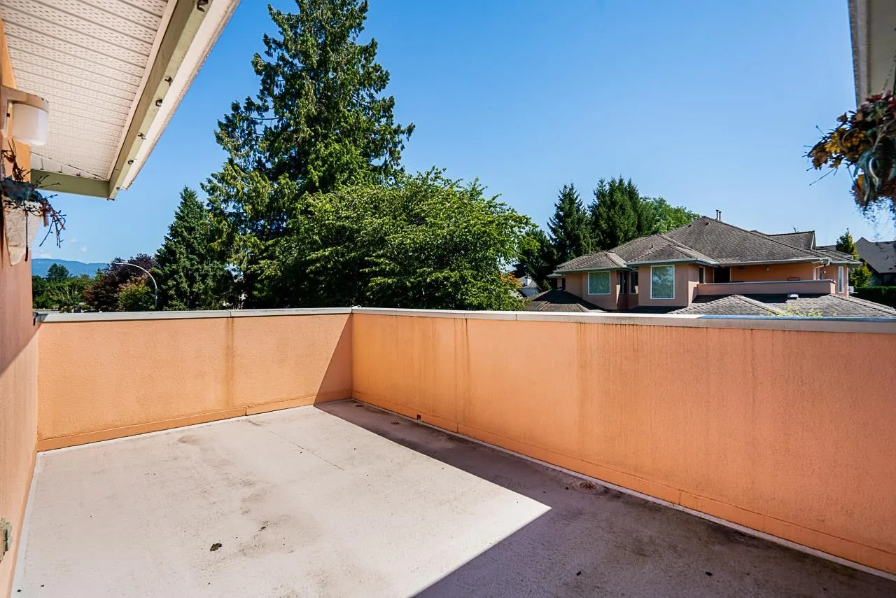8 19044 118b Avenue