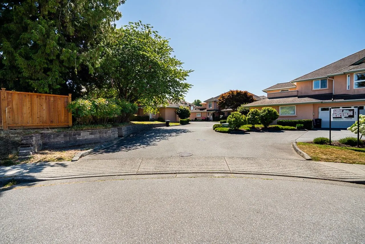 8 19044 118b Avenue