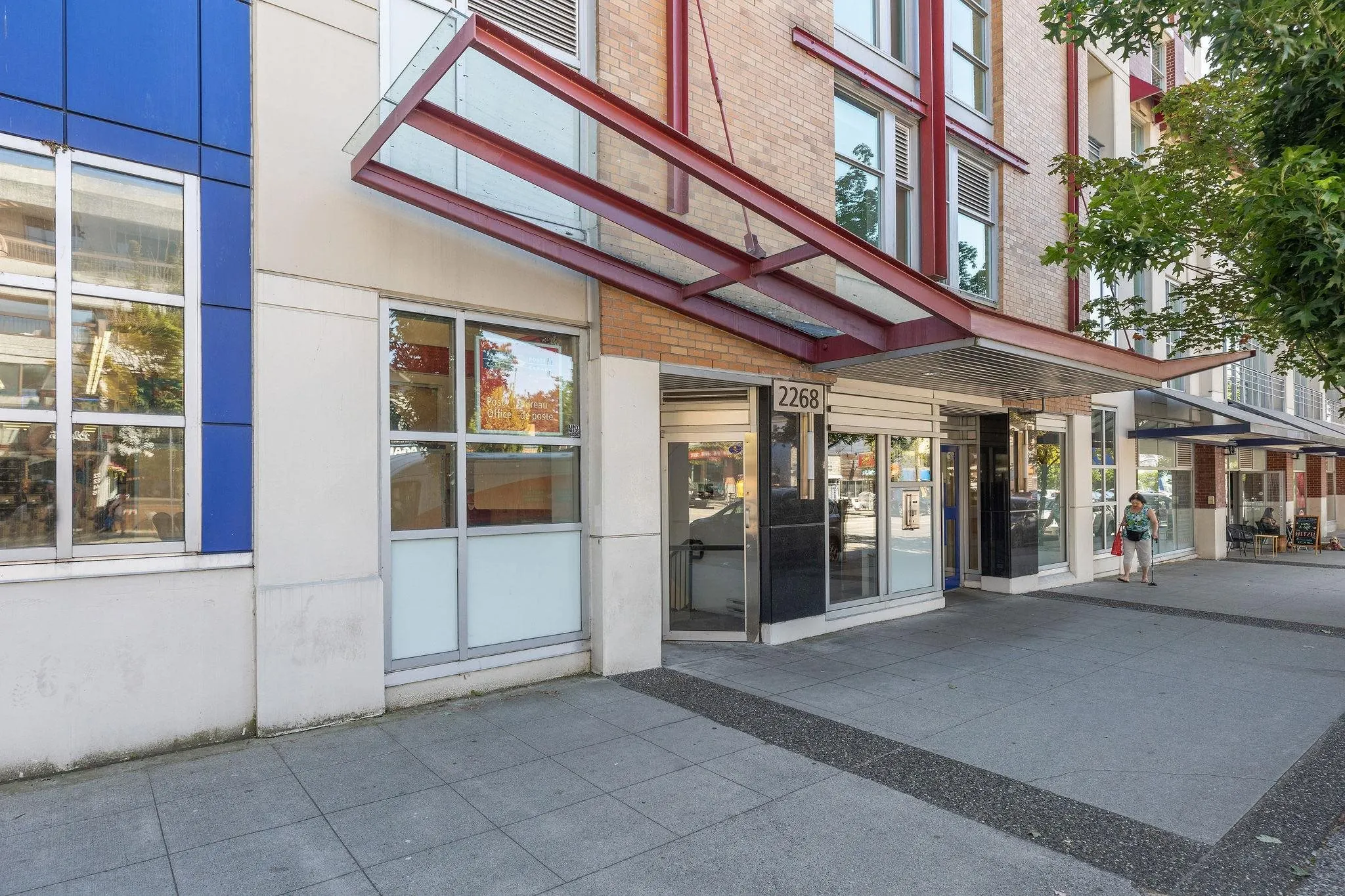 619 2268 W Broadway