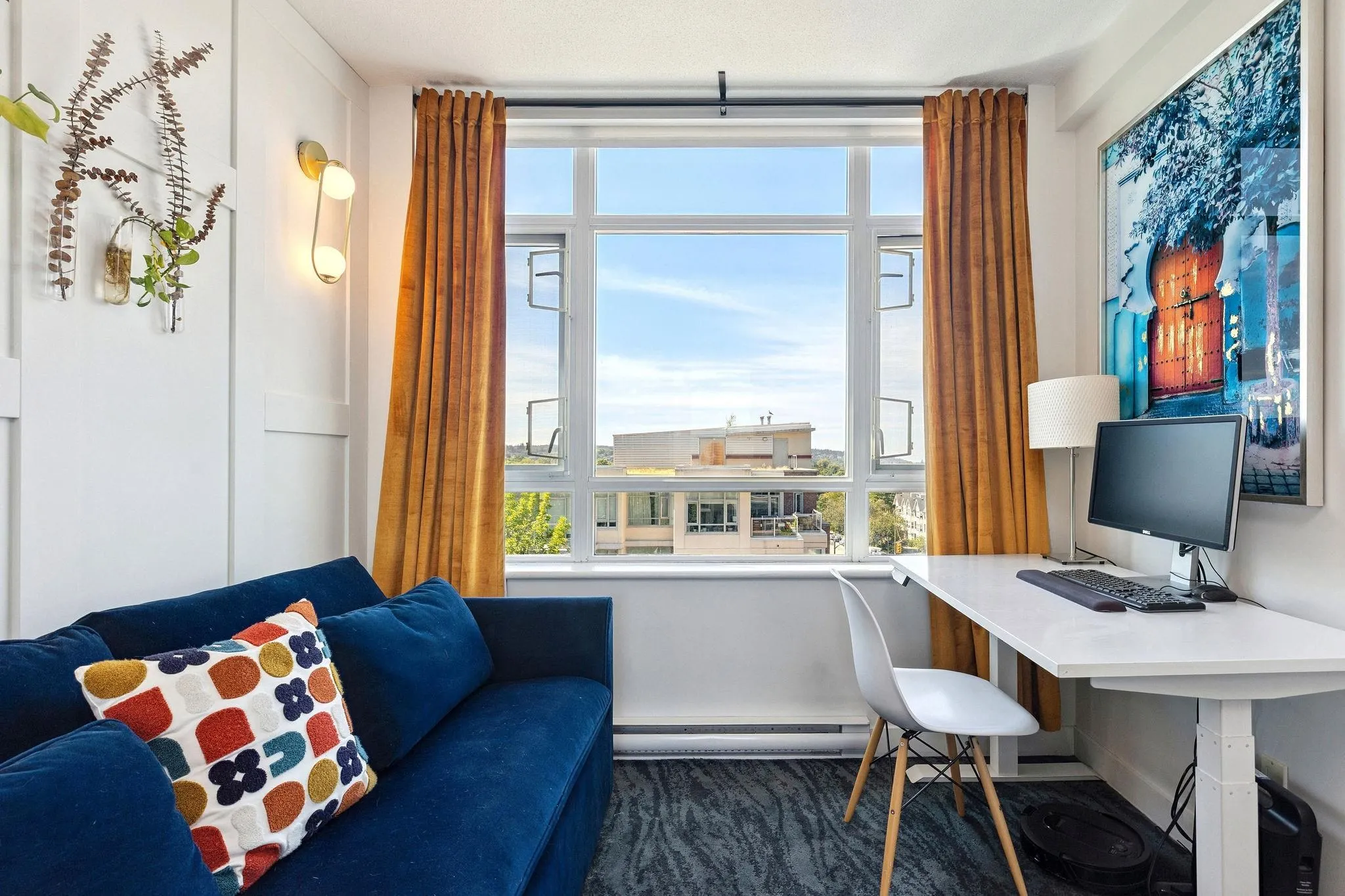 619 2268 W Broadway