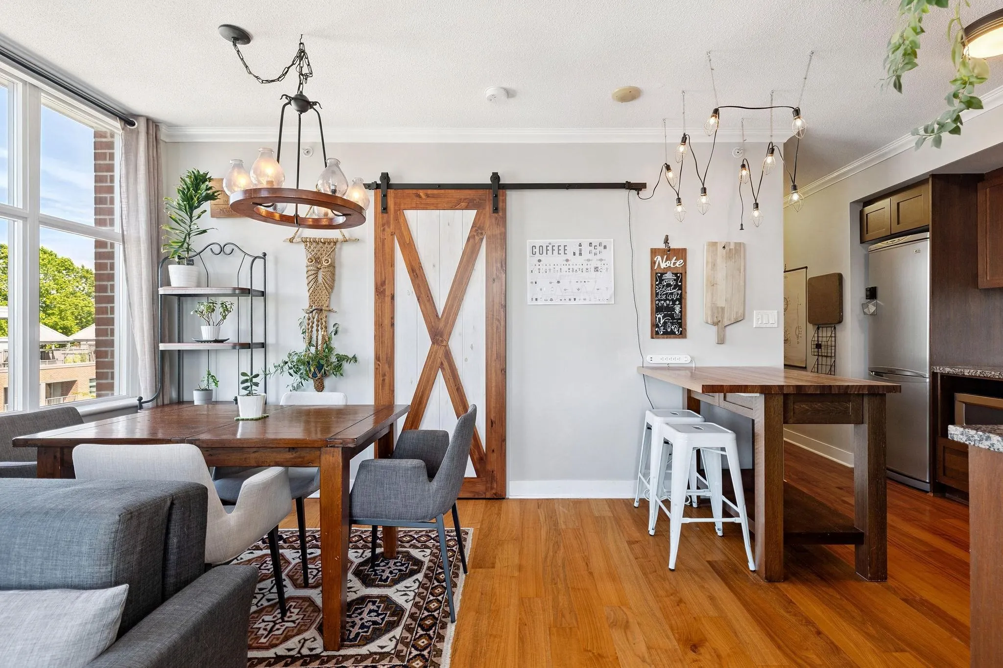 619 2268 W Broadway