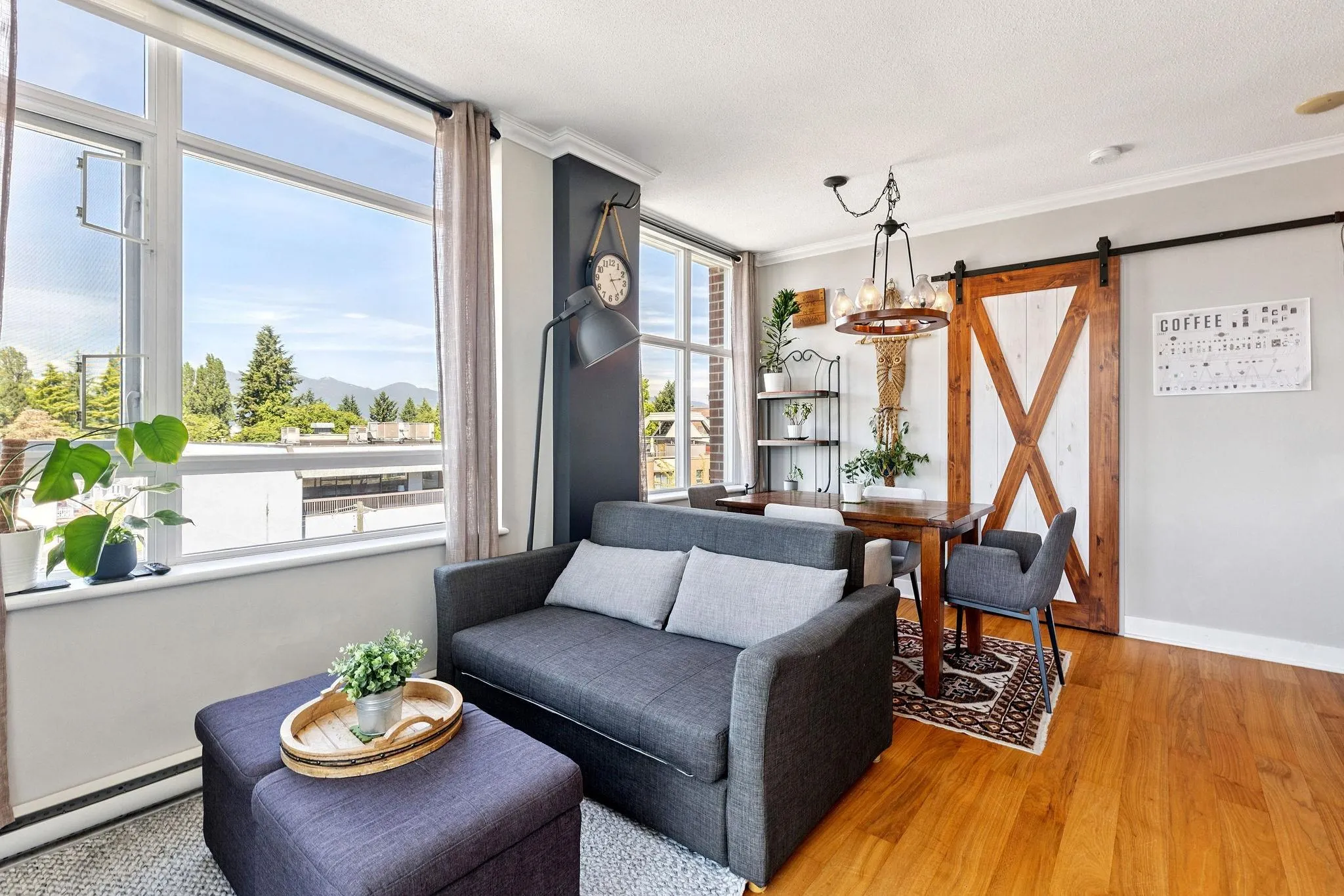 619 2268 W Broadway