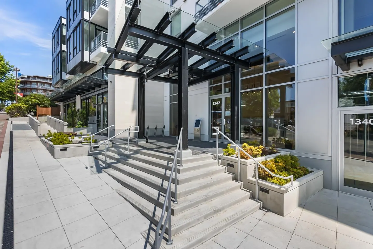 601 1342 Johnston Road