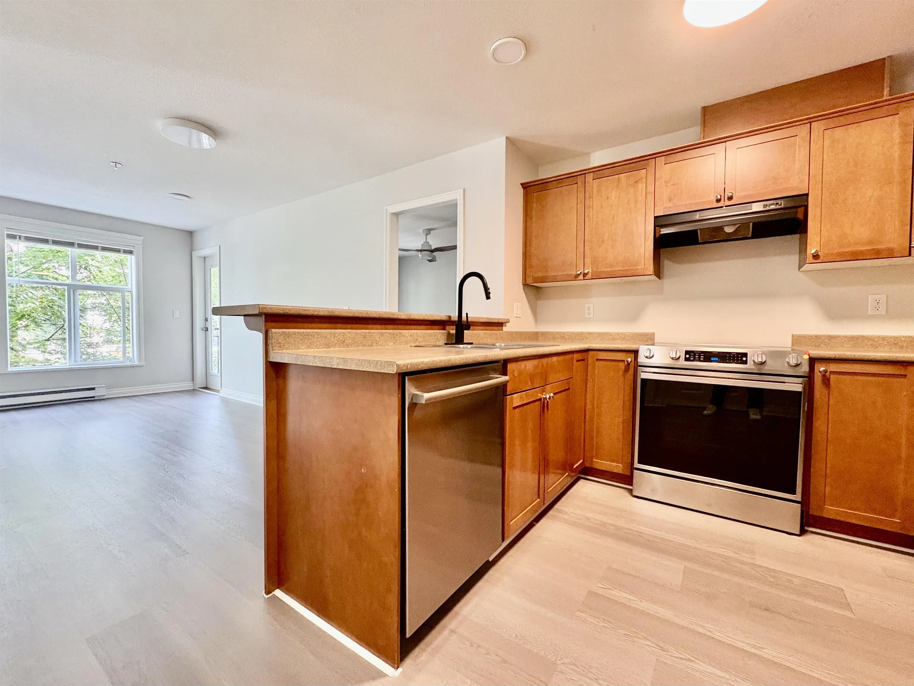 313 8955 Edward Street