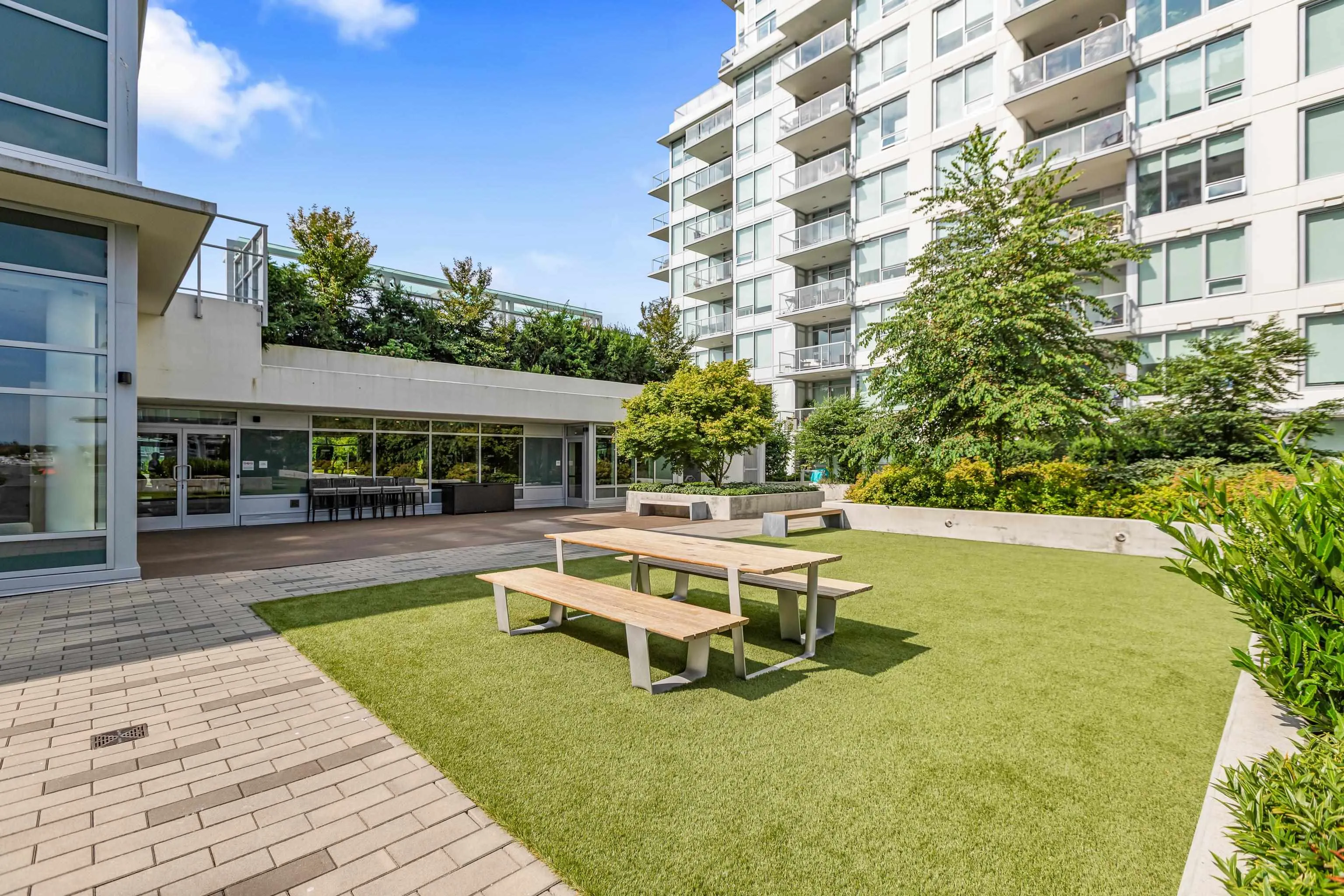 601 1441 Johnston Road