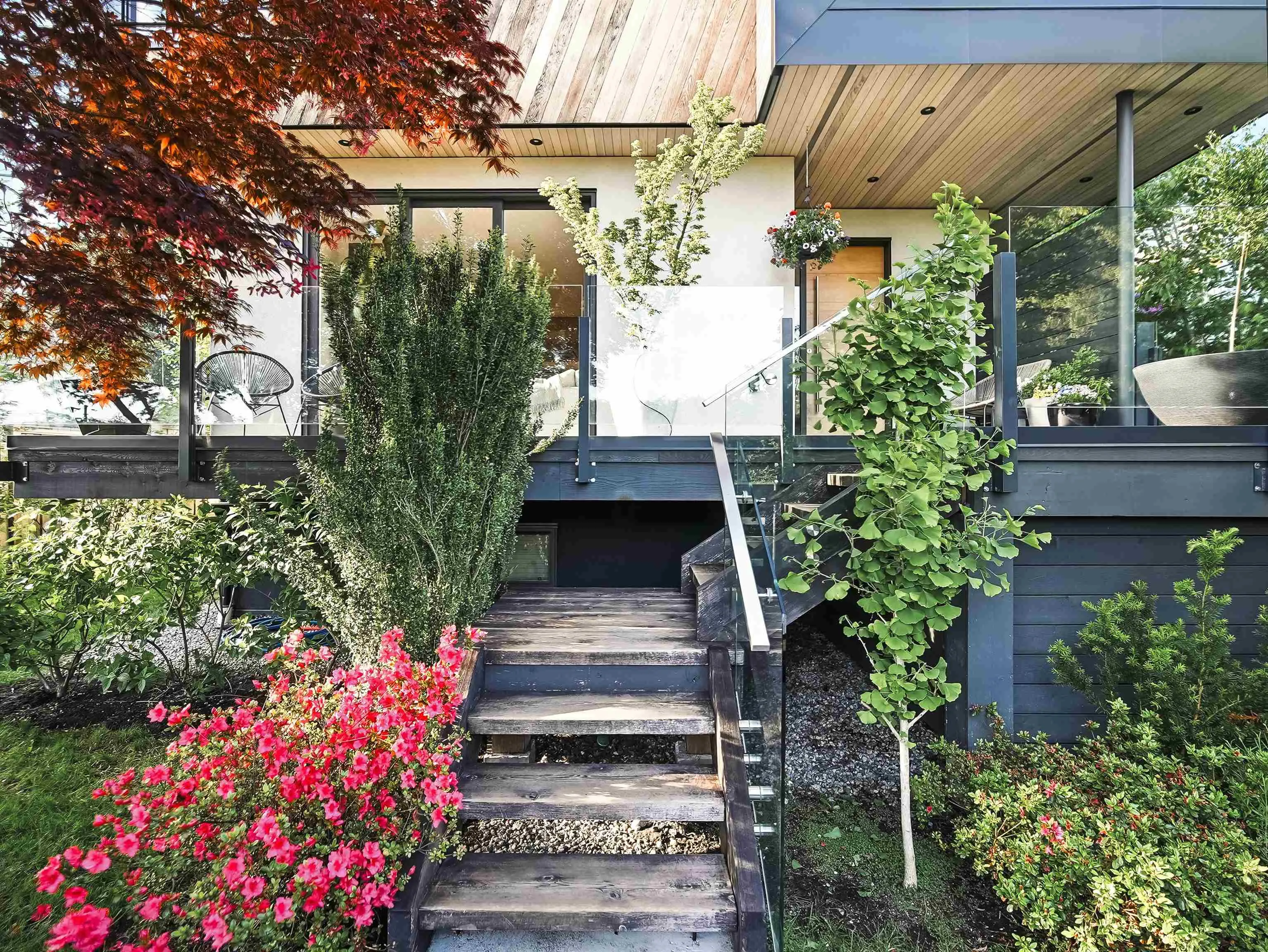 452 E 4th Street