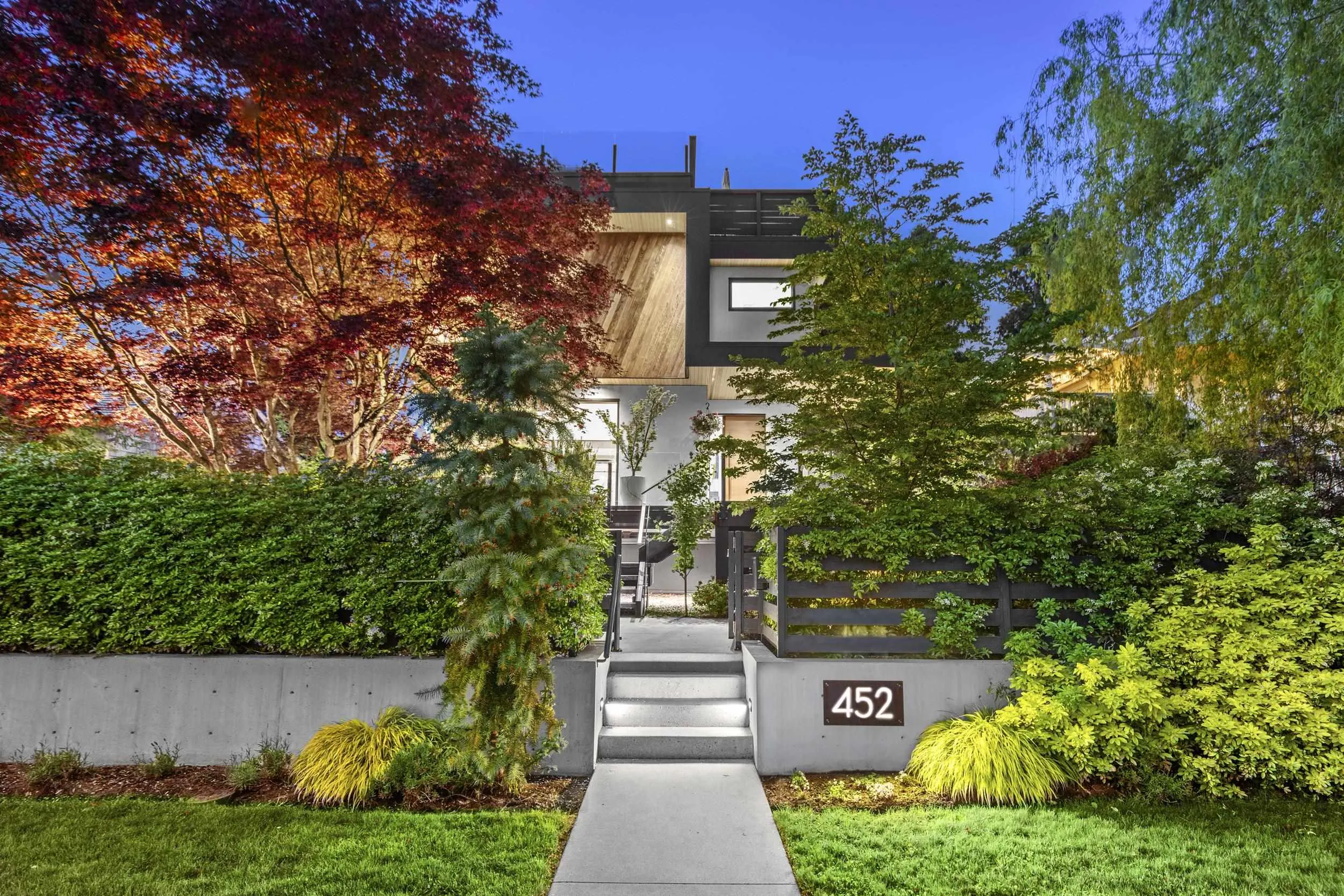 452 E 4th Street