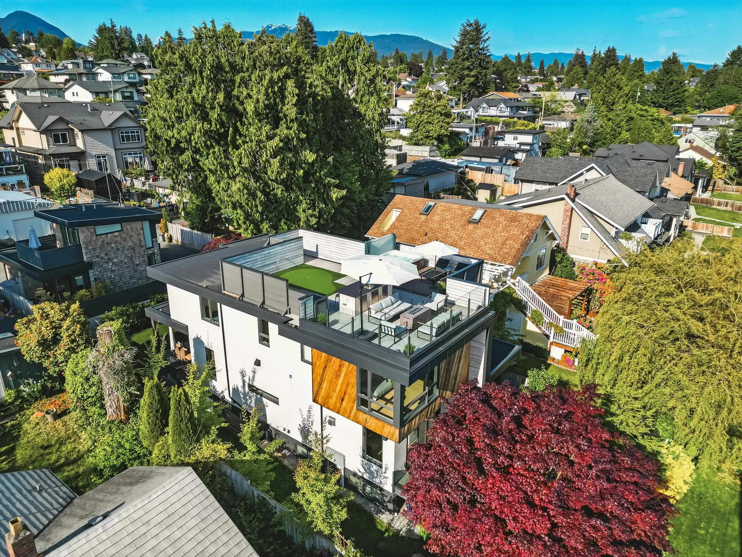 452 E 4th Street