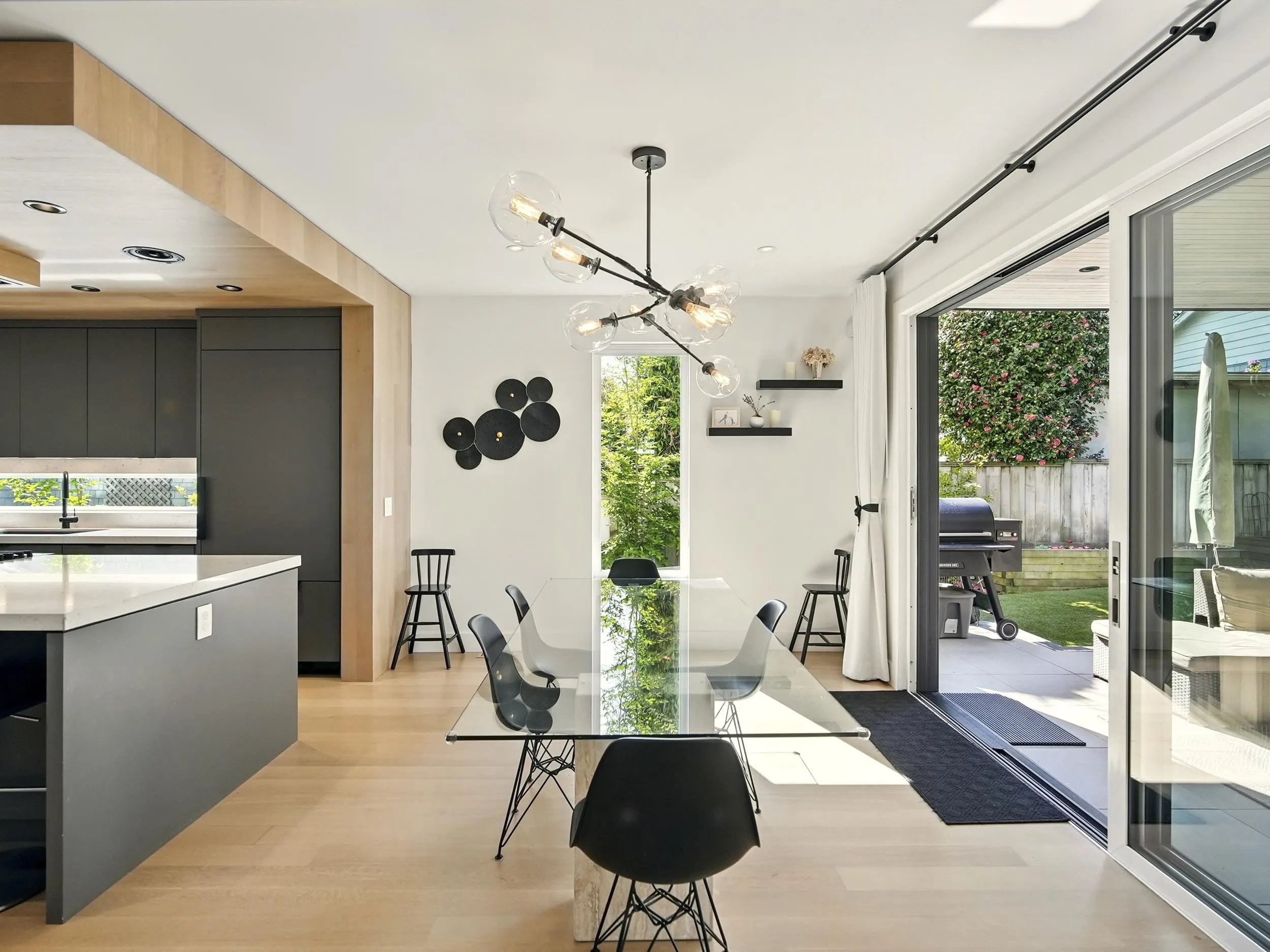 452 E 4th Street