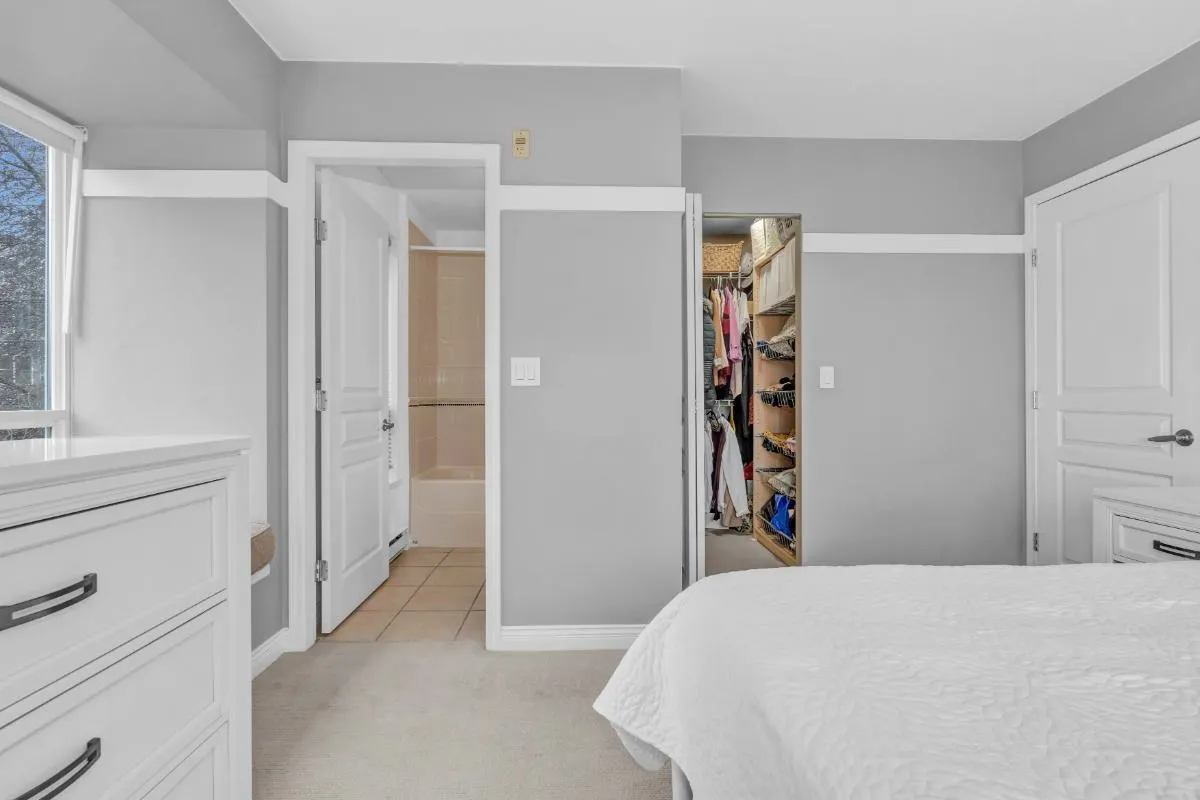 2 288 St. Davids Avenue