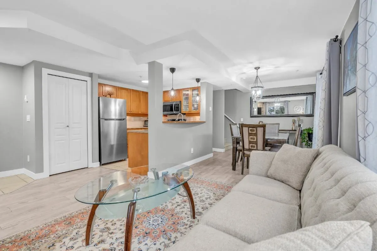 2 288 St. Davids Avenue