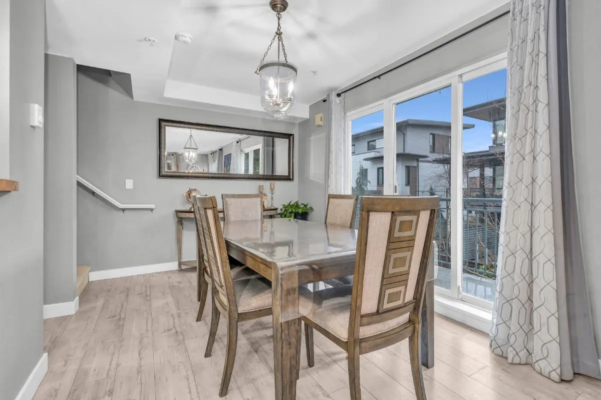 2 288 St. Davids Avenue
