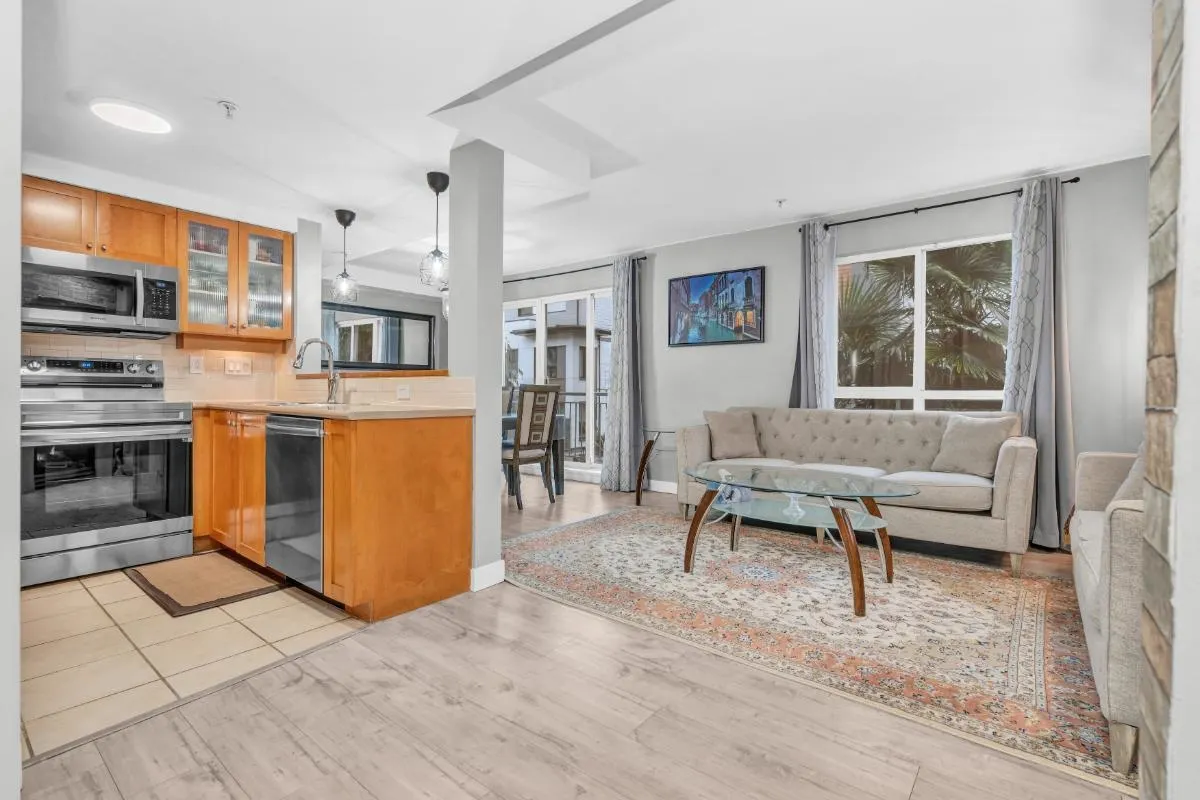 2 288 St. Davids Avenue