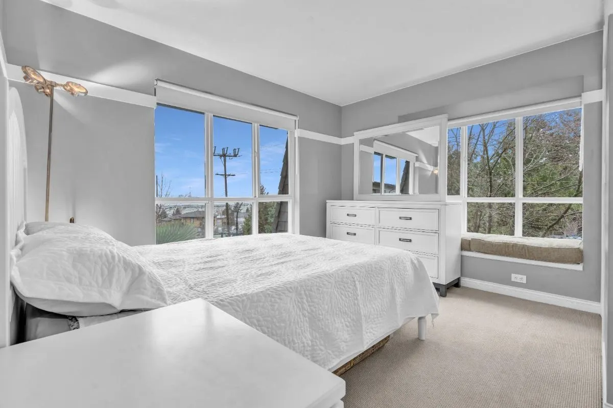 2 288 St. Davids Avenue