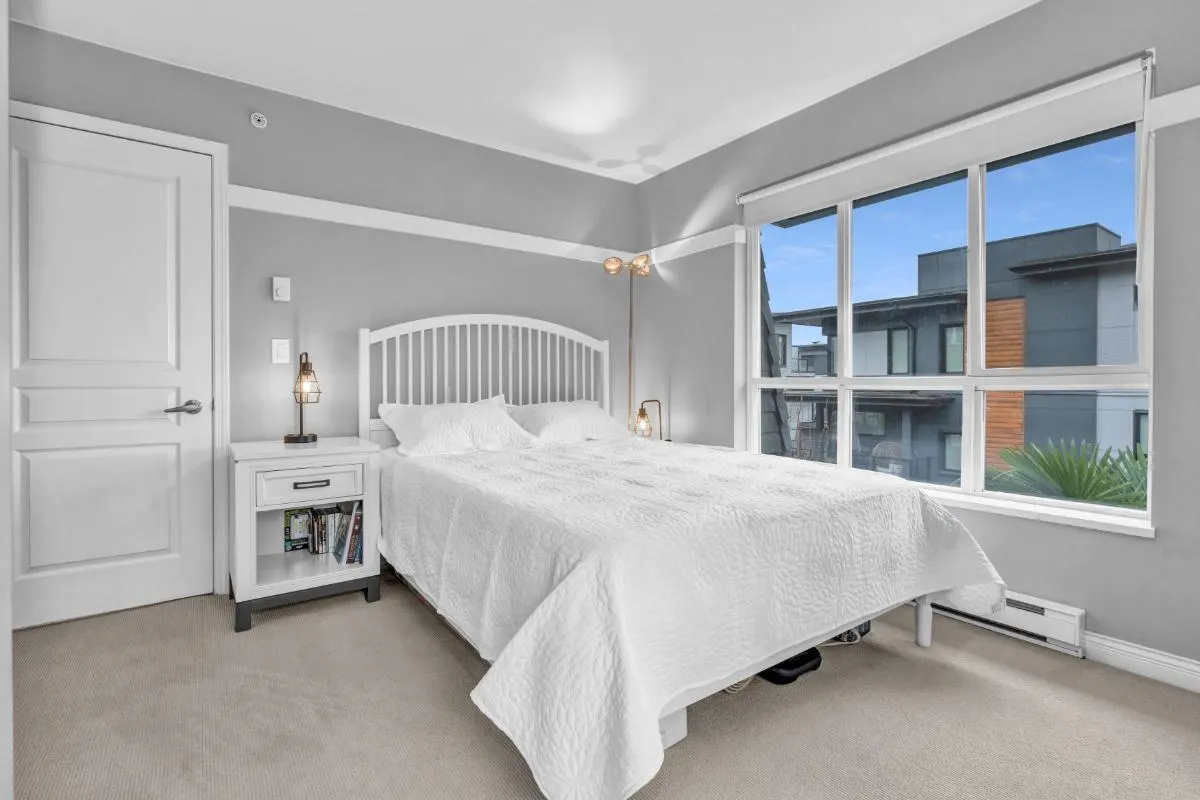 2 288 St. Davids Avenue