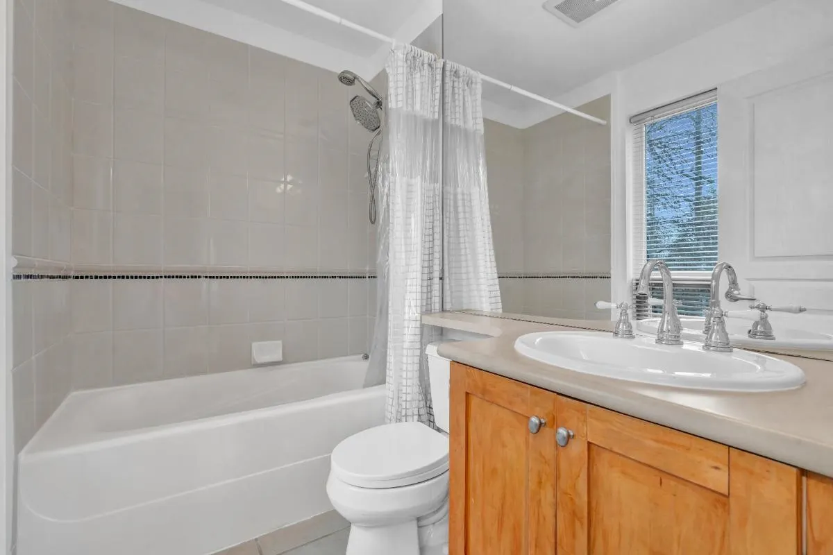 2 288 St. Davids Avenue
