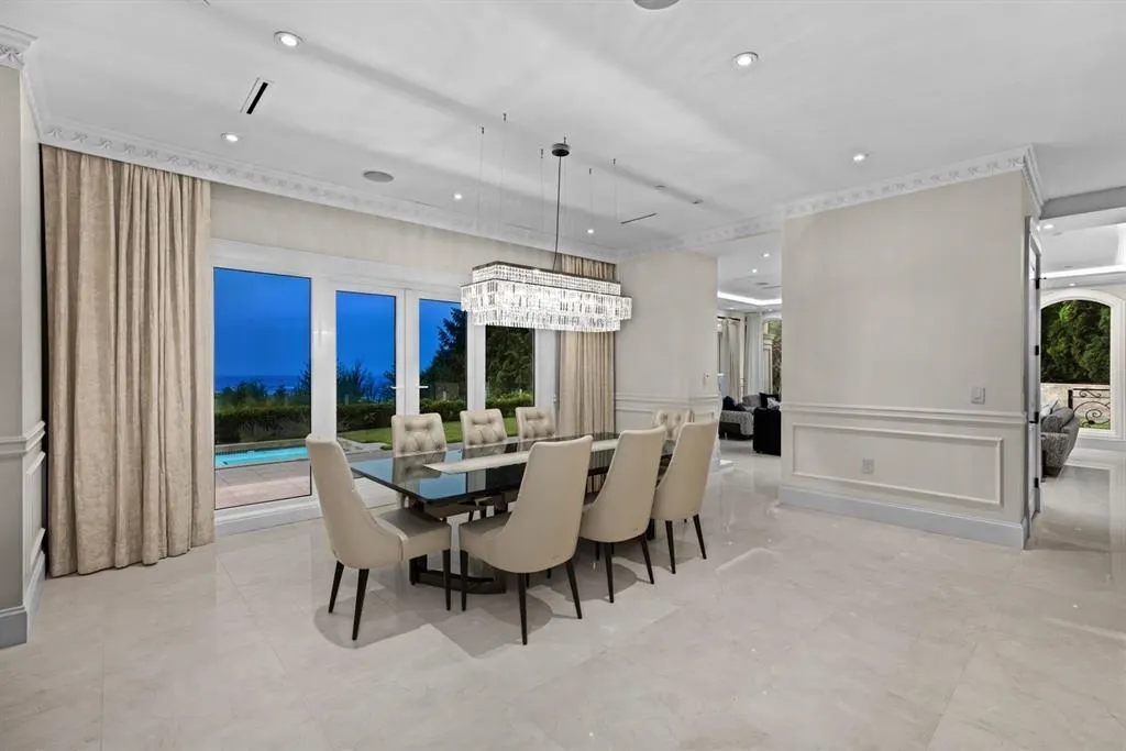 1367 Chartwell Drive
