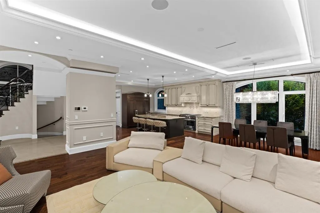 1367 Chartwell Drive