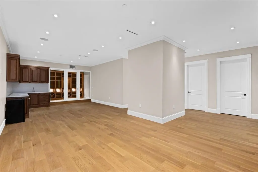 1367 Chartwell Drive