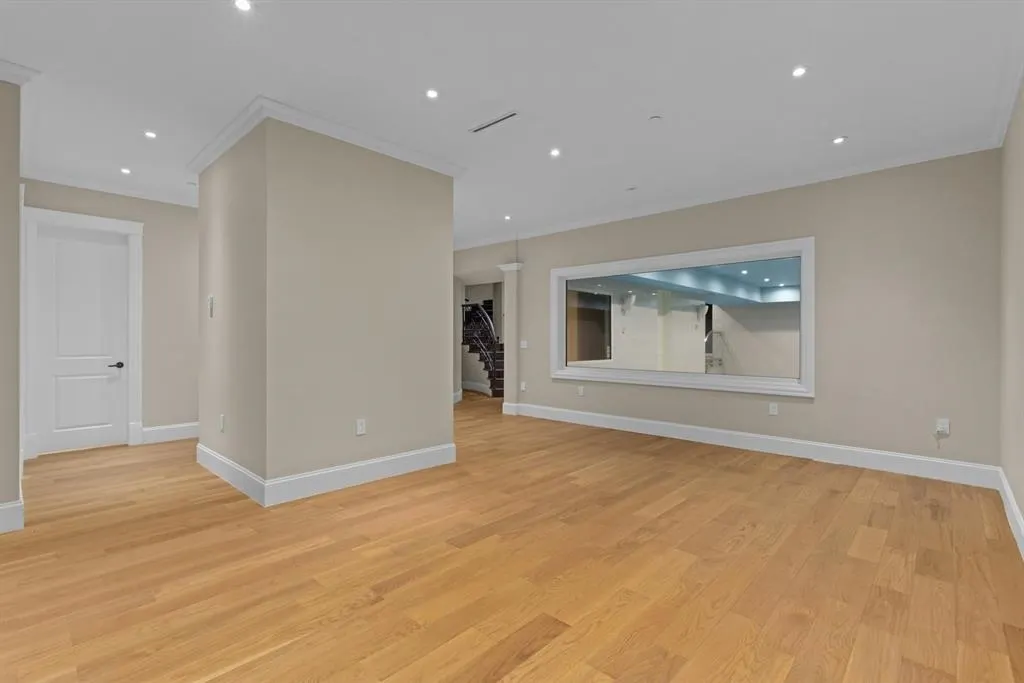 1367 Chartwell Drive