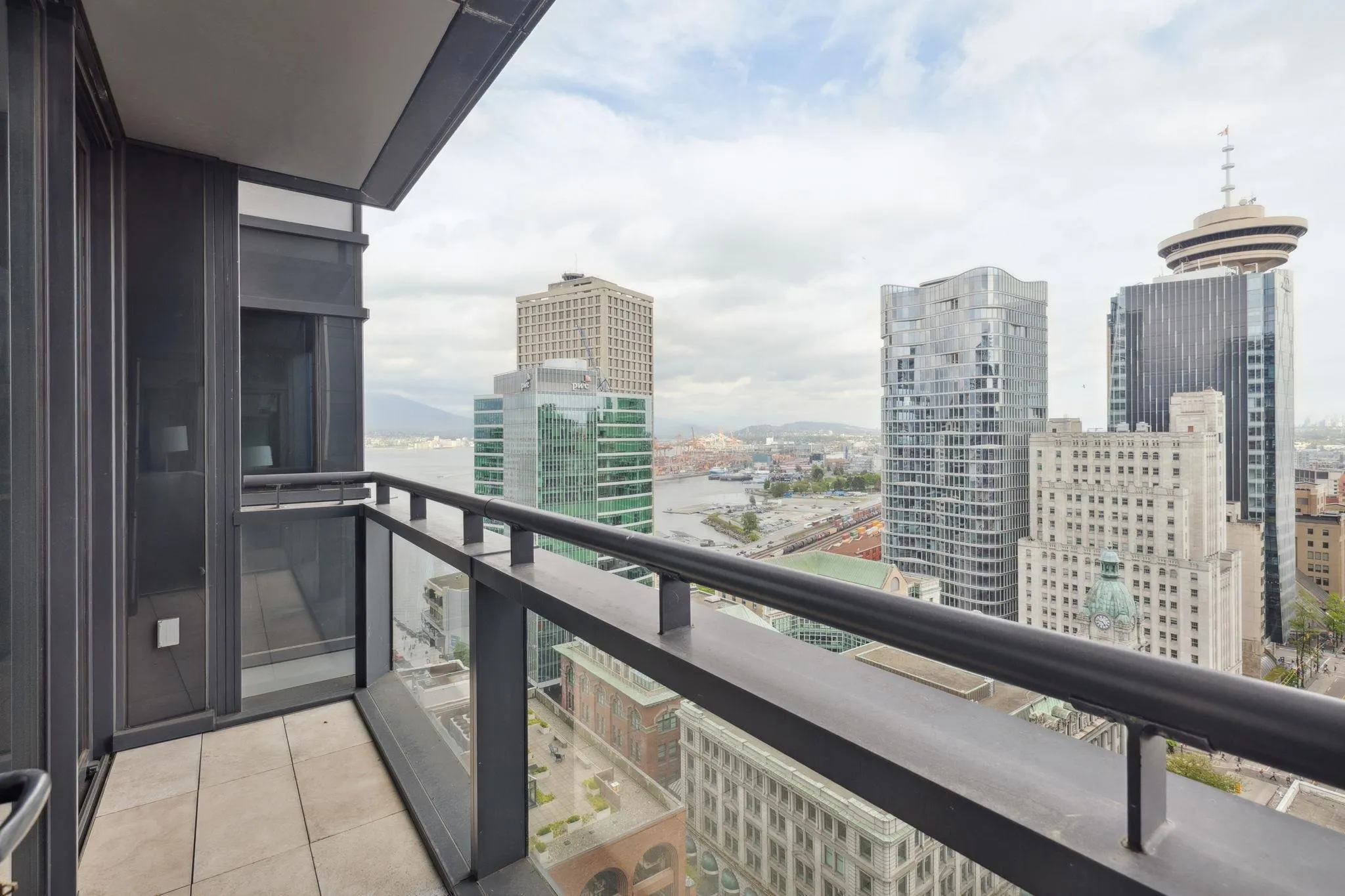 2102 838 W Hastings Street