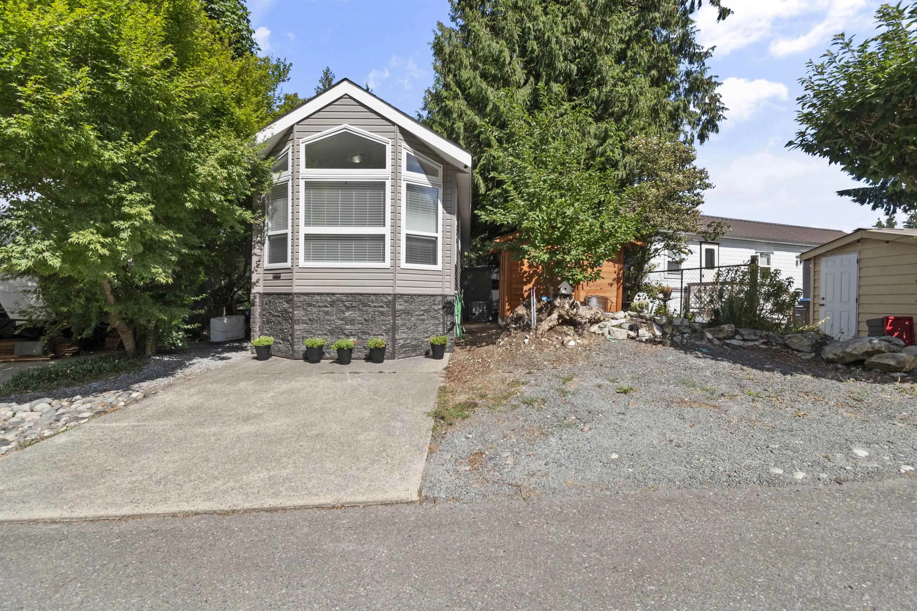 39 14600 Morris Valley Road