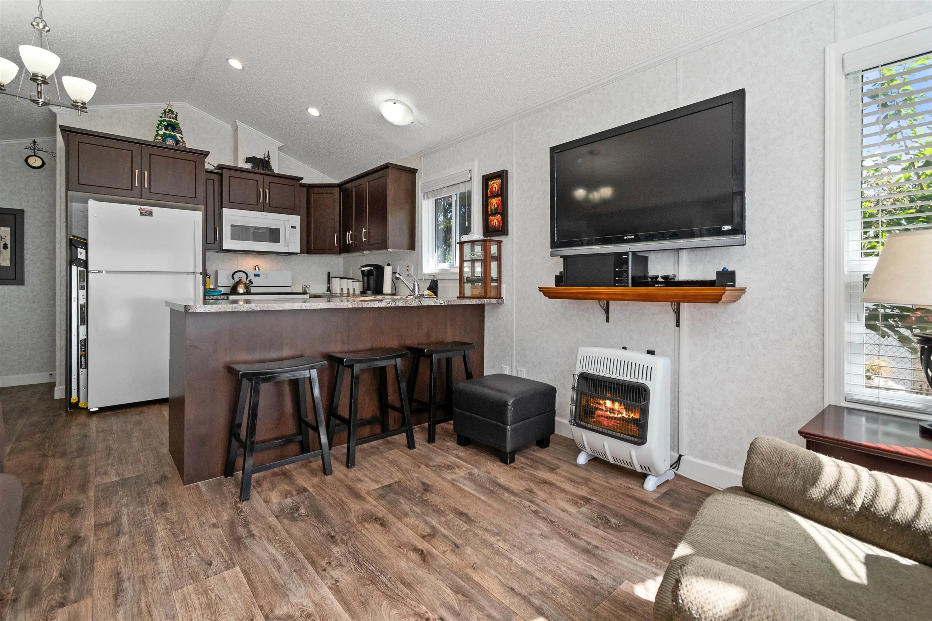 39 14600 Morris Valley Road