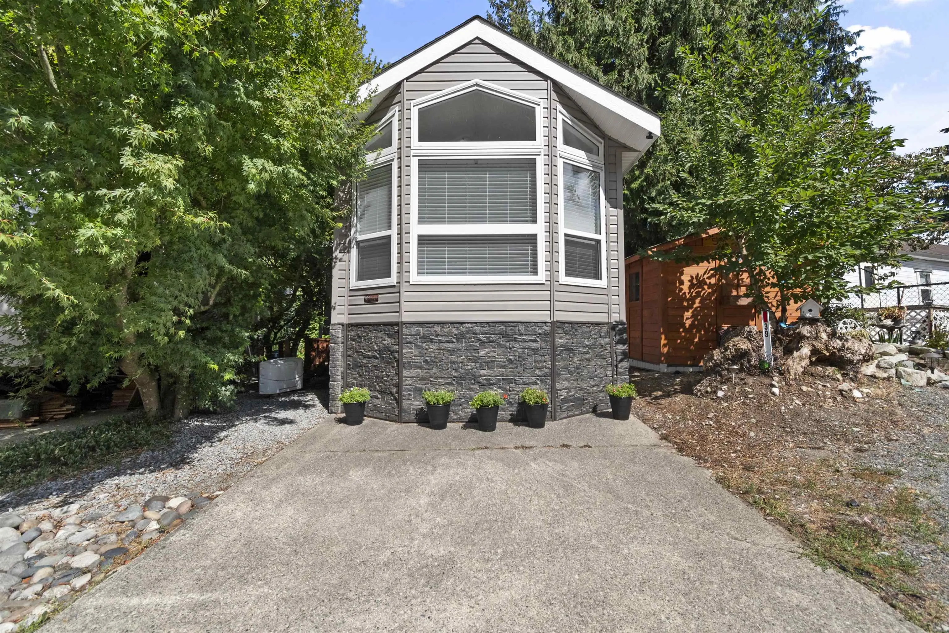 39 14600 Morris Valley Road