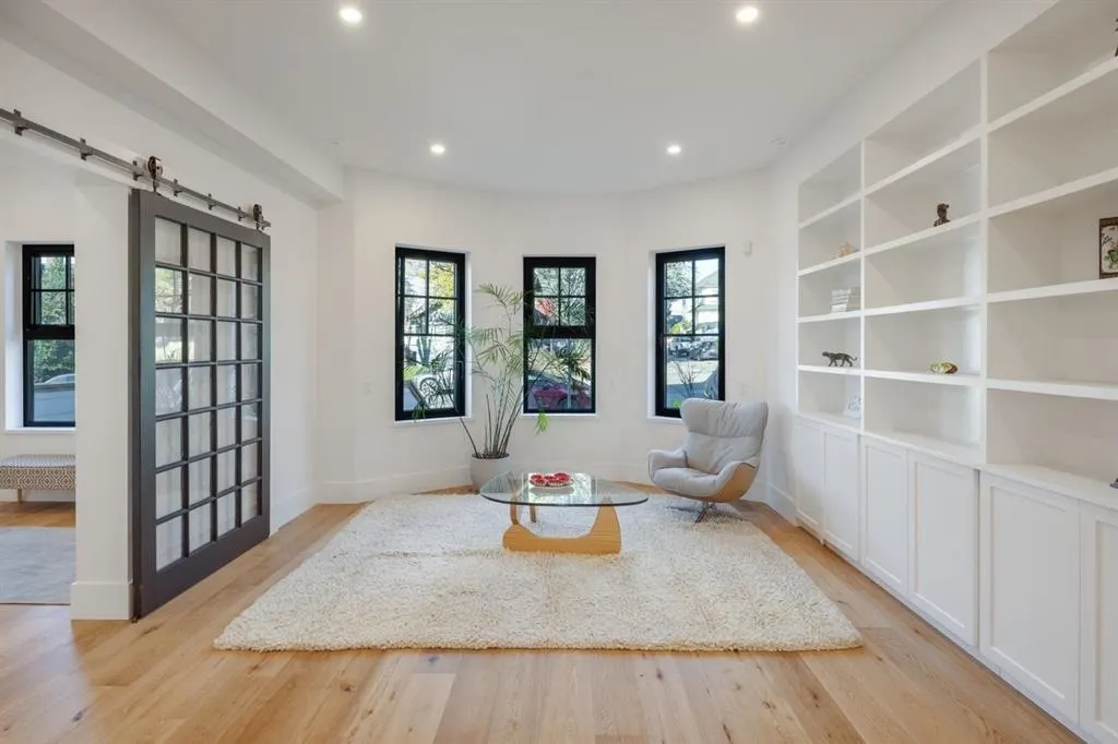 614 Fourth Avenue