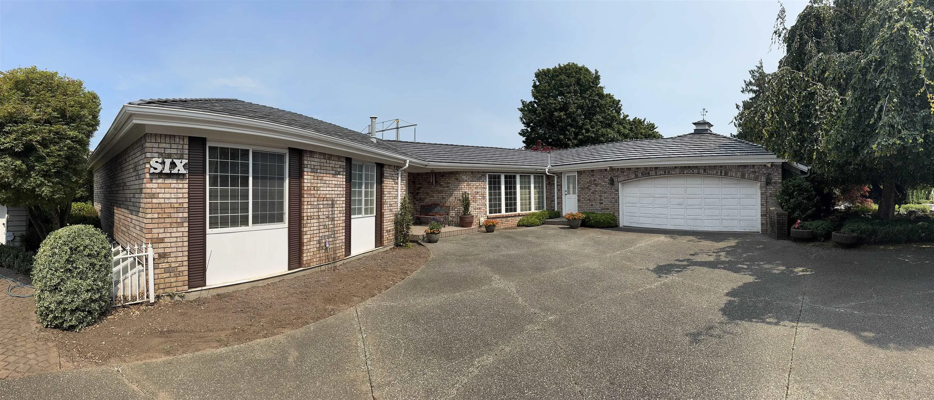 6 3737 Clearbrook Road
