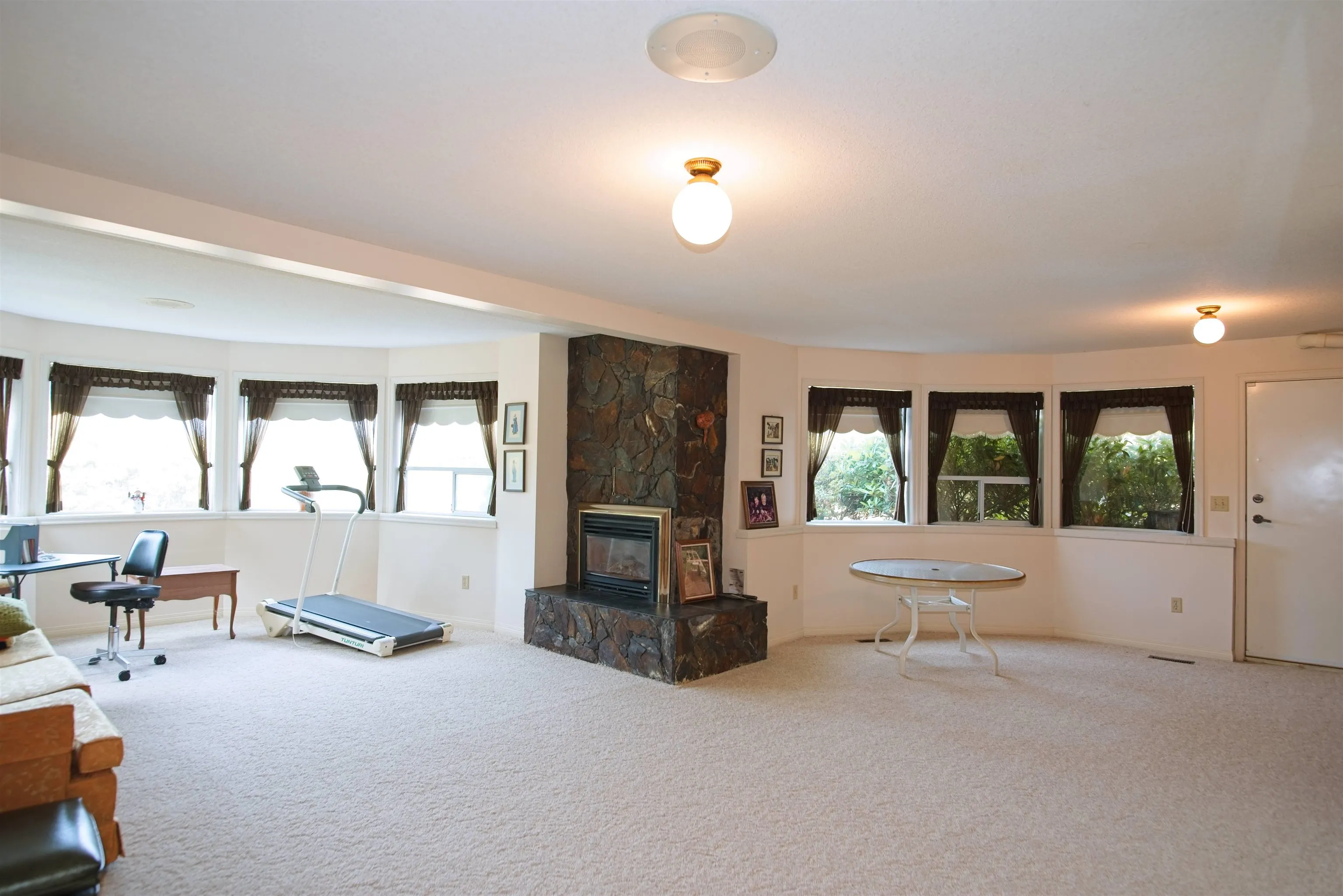 6 3737 Clearbrook Road