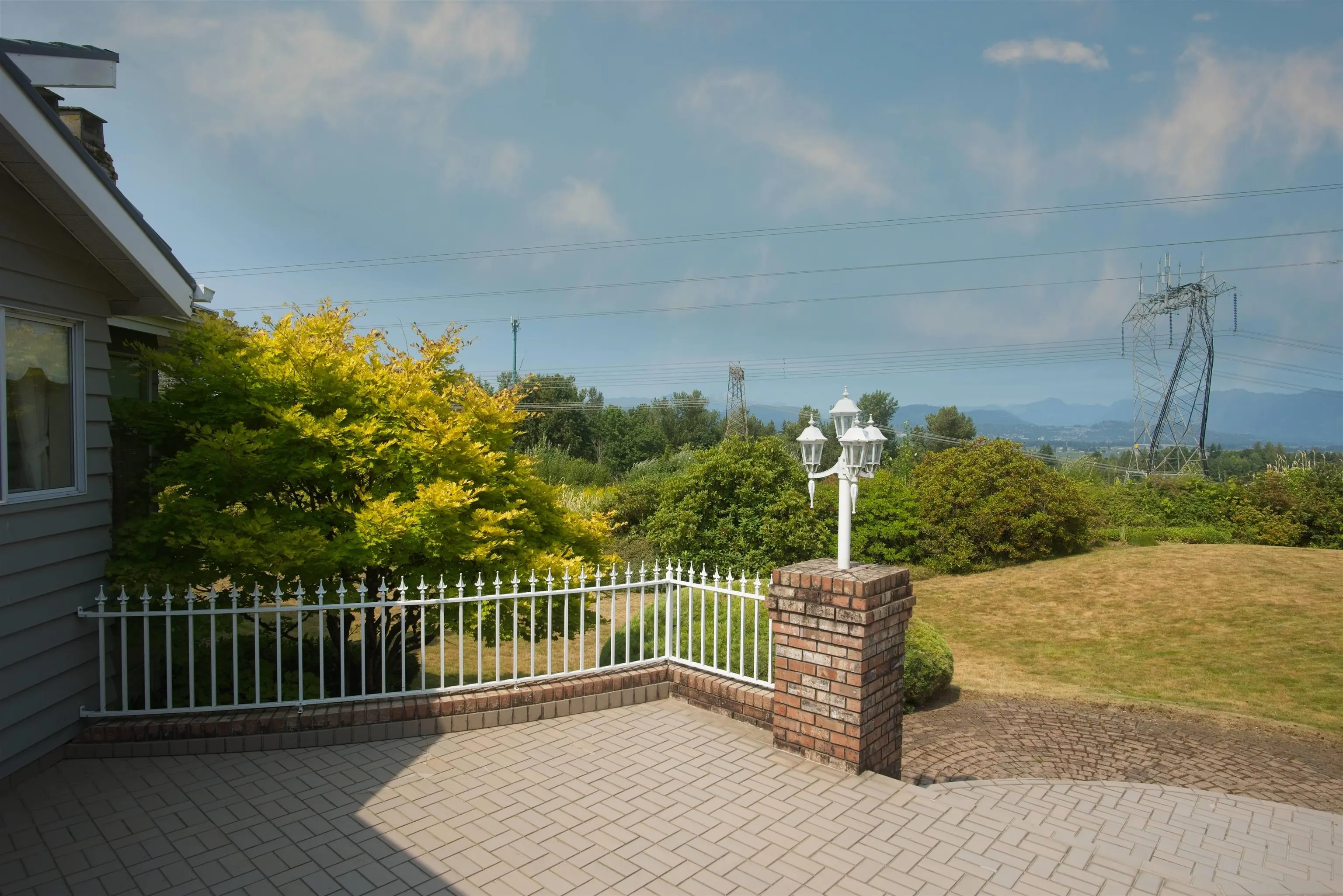 6 3737 Clearbrook Road