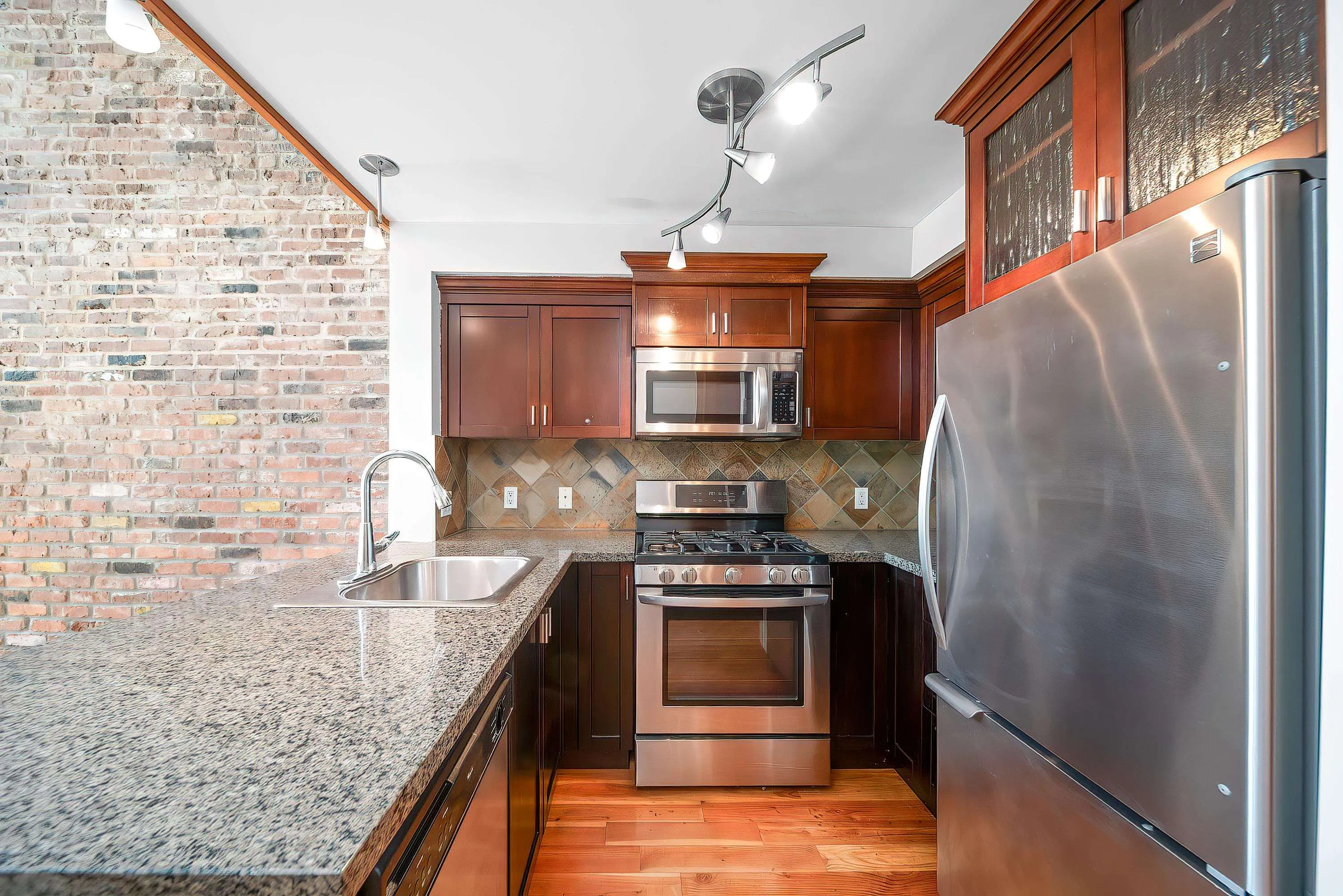 214 10 Renaissance Square