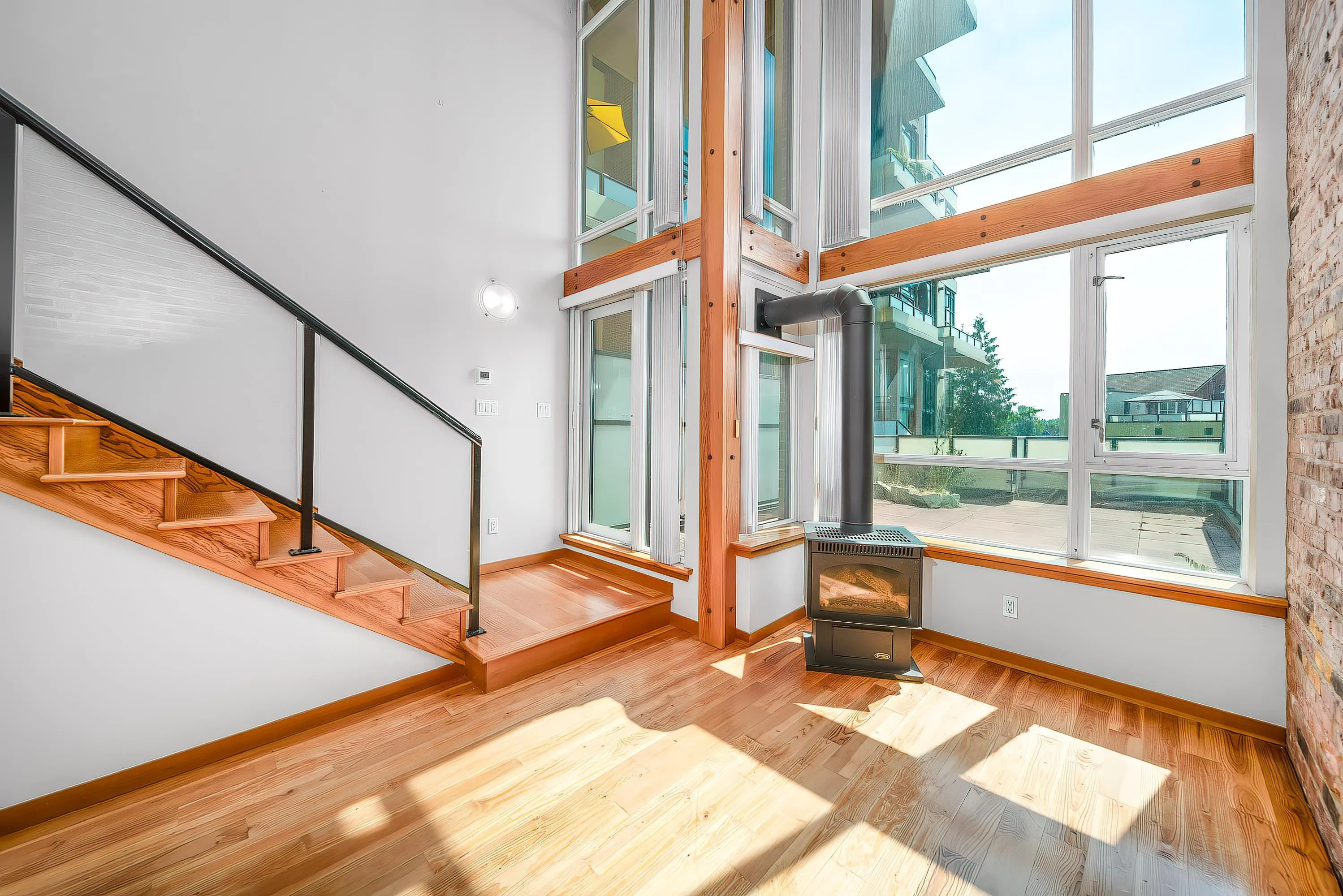 214 10 Renaissance Square